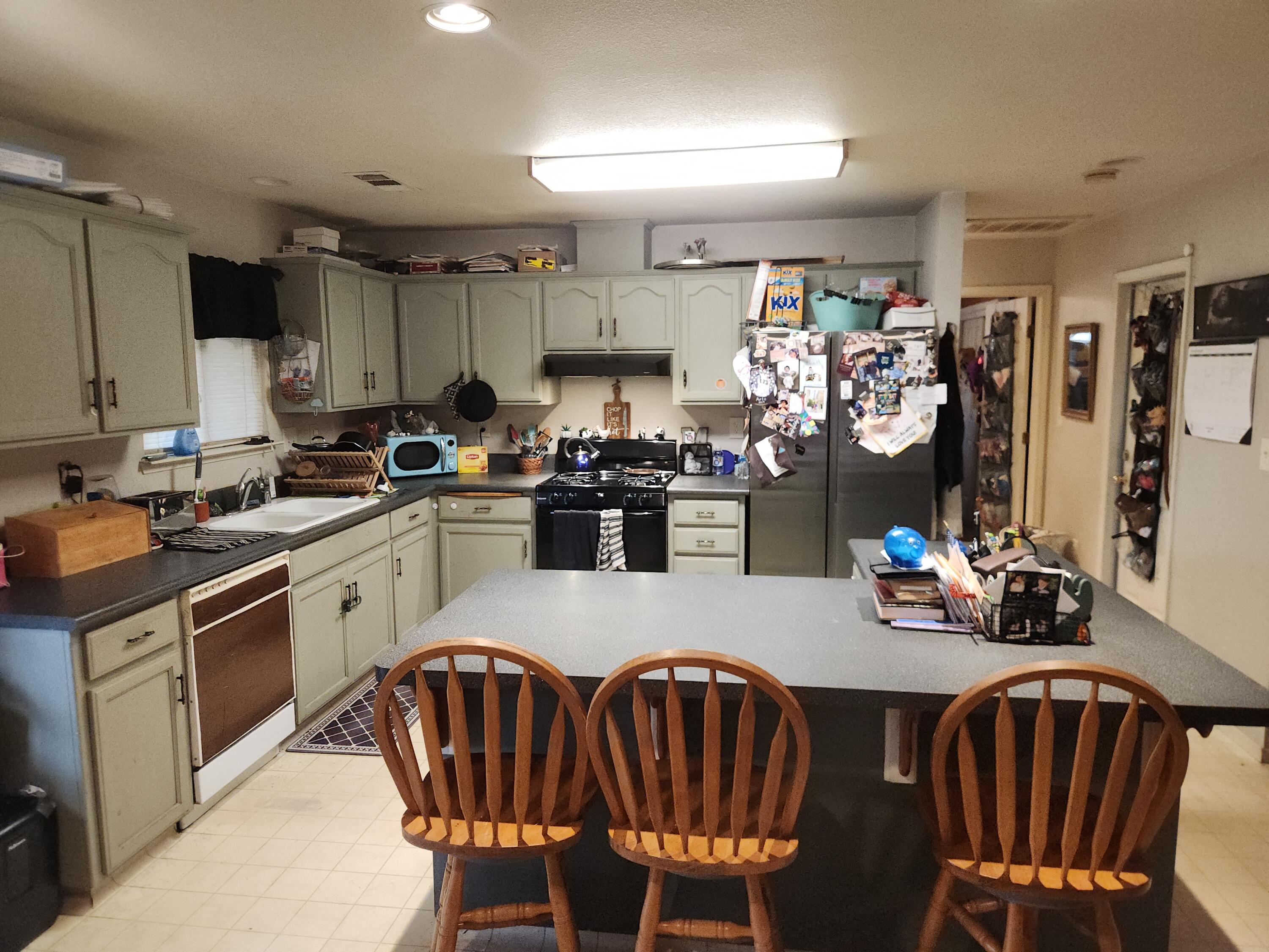 607 S Santa Clara St, Tulare, CA 93274