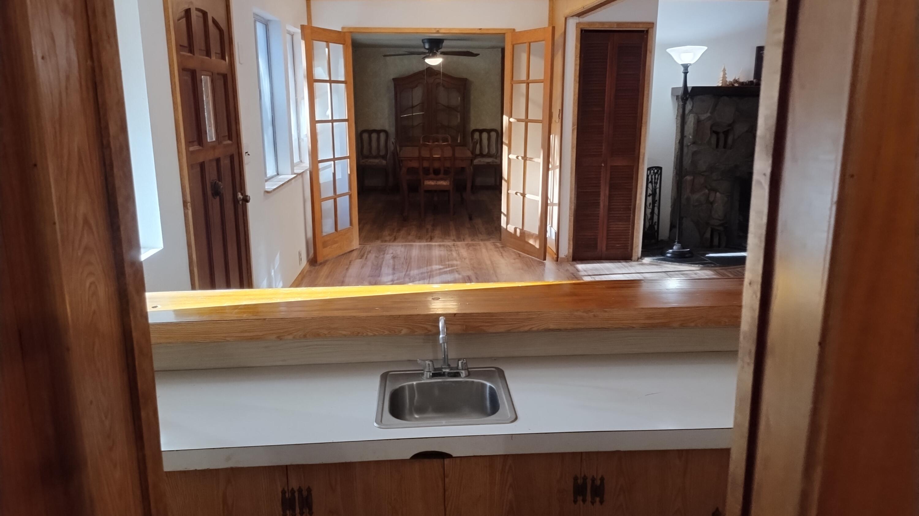 594 Loop Dr, Camp Nelson, CA 93265