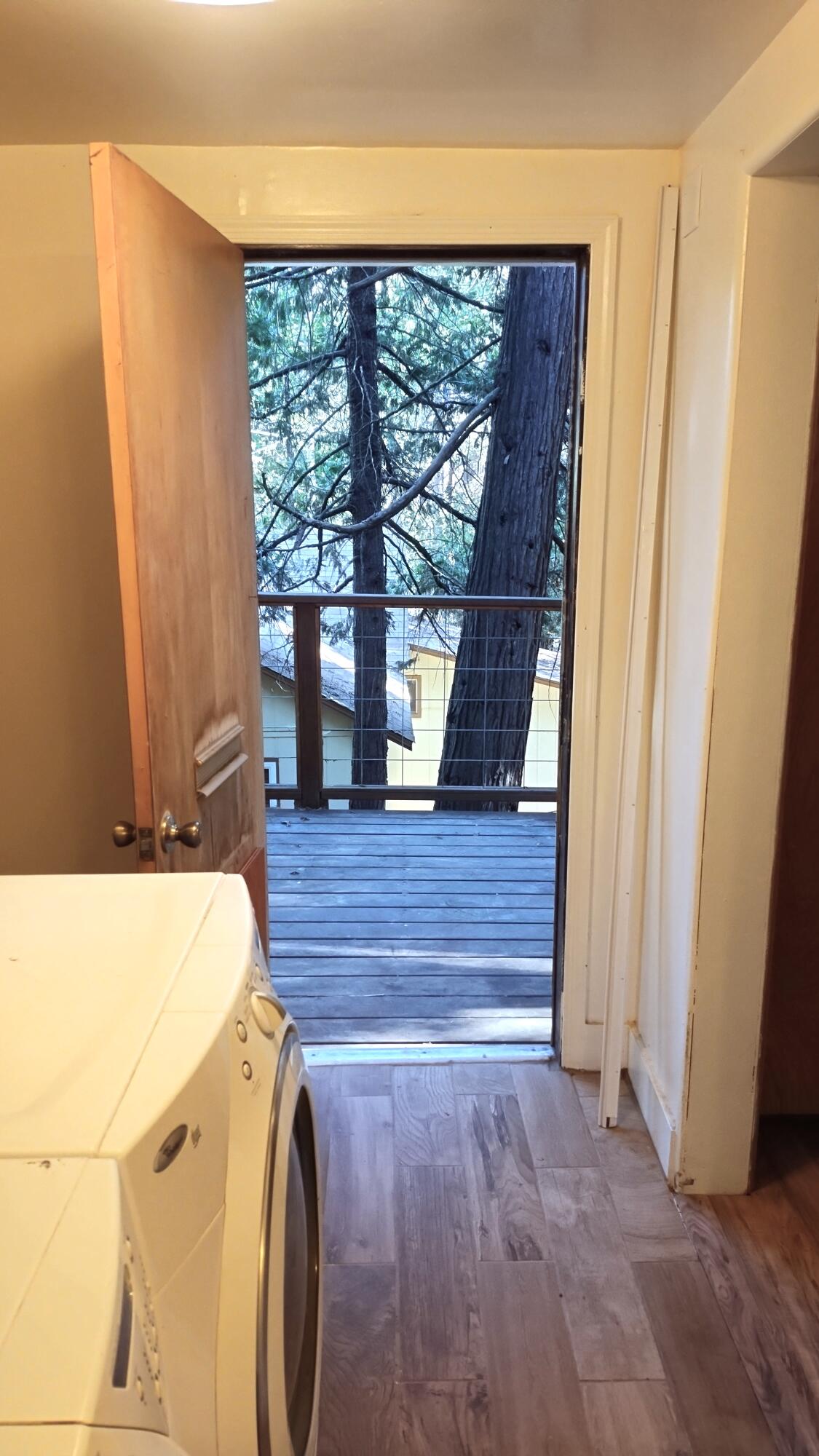 594 Loop Dr, Camp Nelson, CA 93265