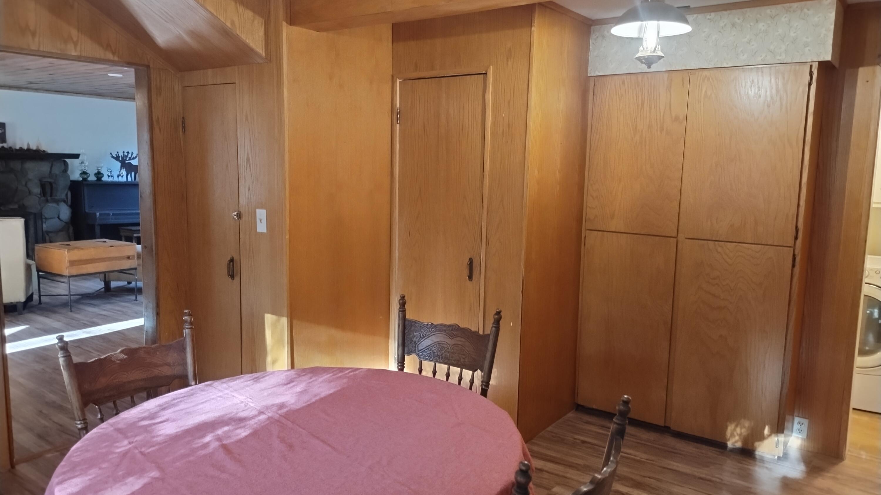 594 Loop Dr, Camp Nelson, CA 93265