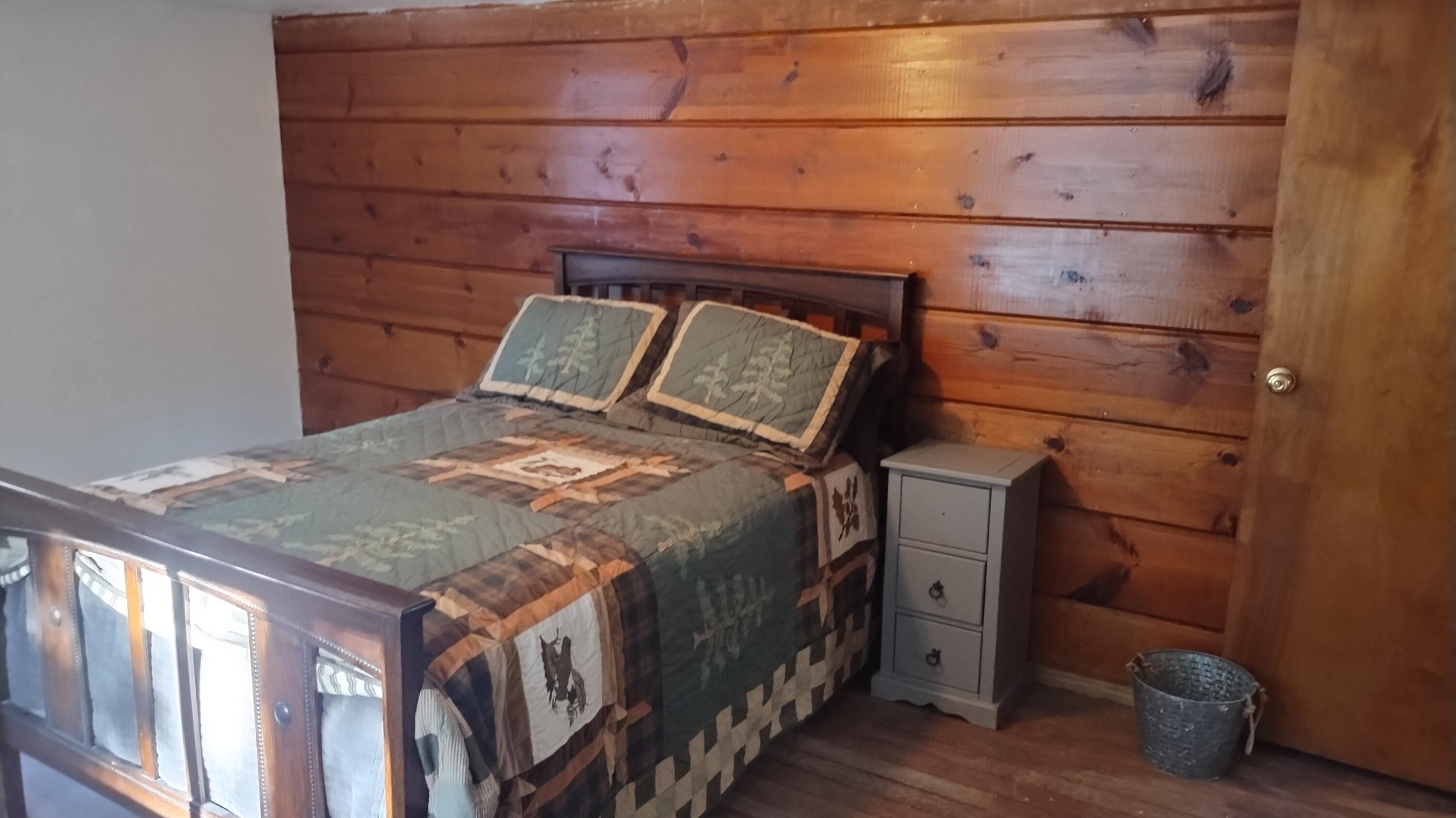 594 Loop Dr, Camp Nelson, CA 93265