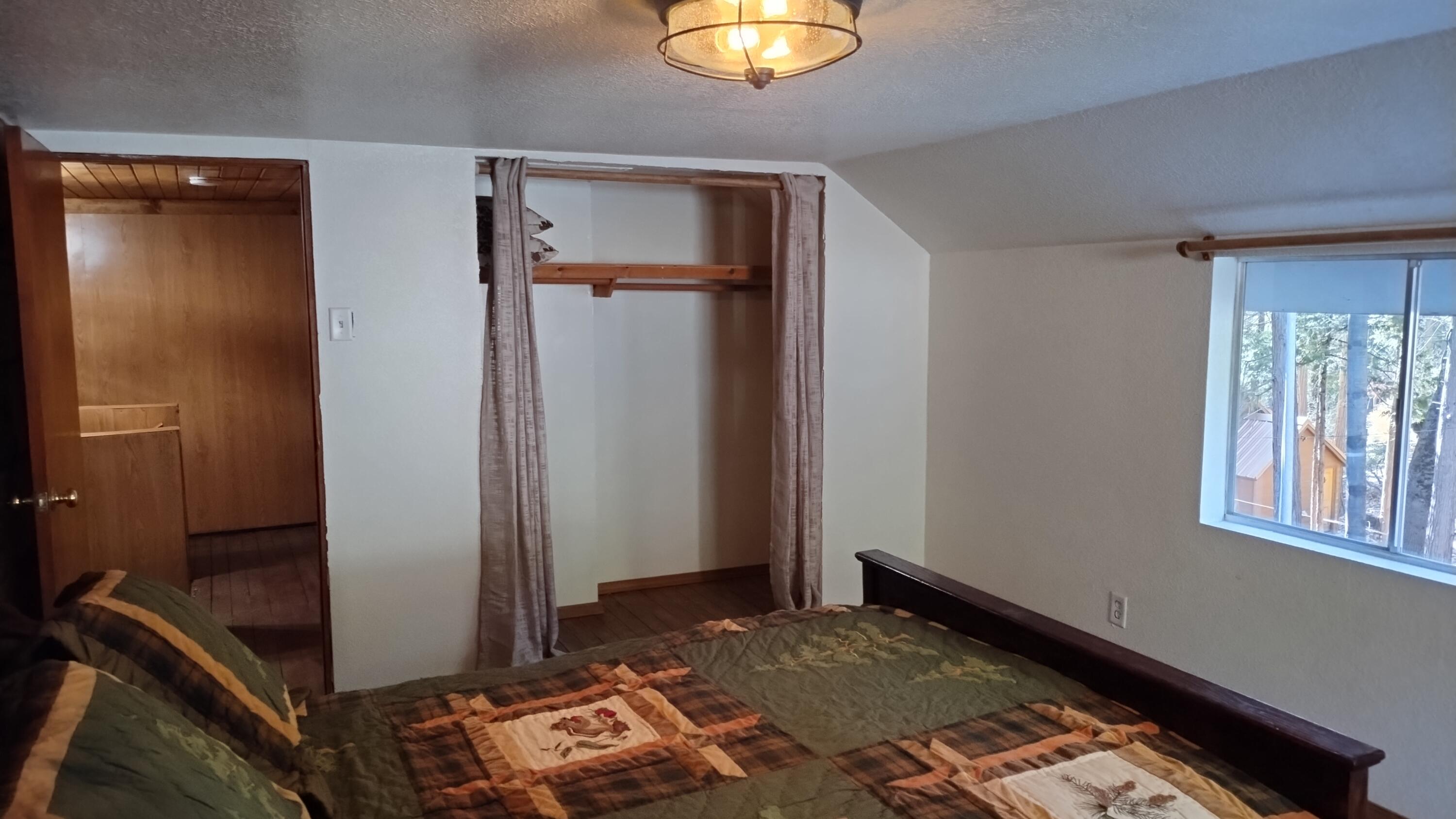 594 Loop Dr, Camp Nelson, CA 93265