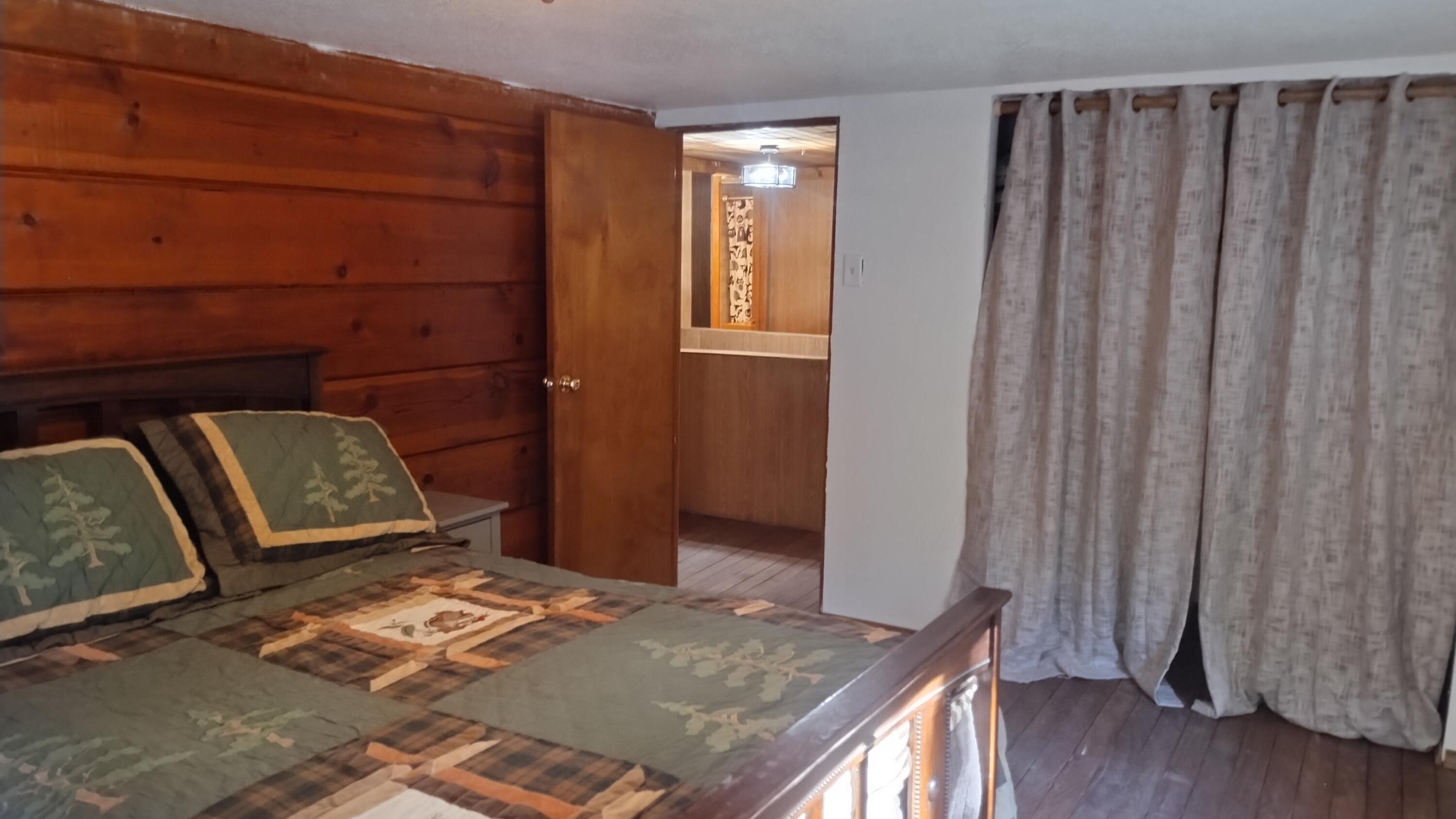 594 Loop Dr, Camp Nelson, CA 93265