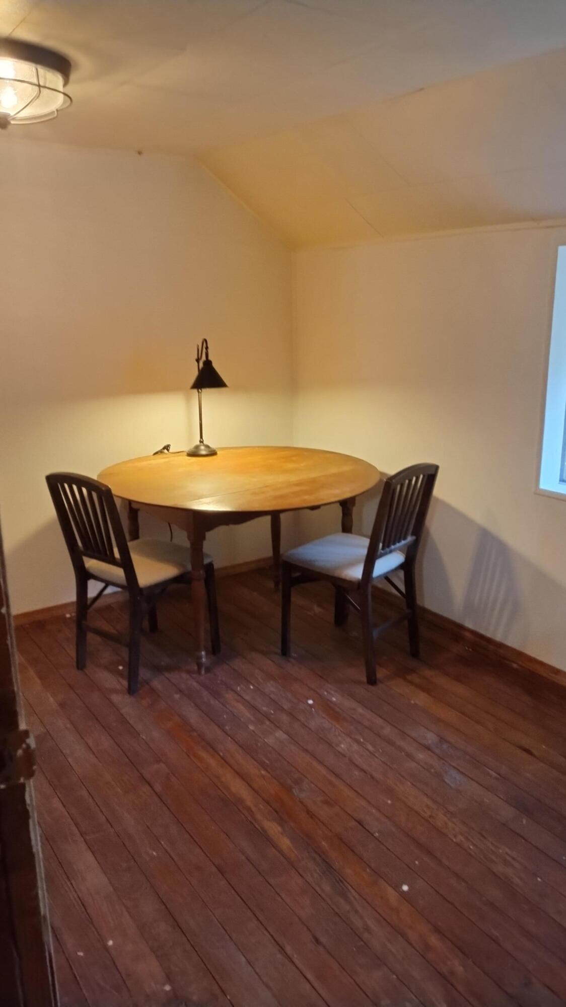 594 Loop Dr, Camp Nelson, CA 93265