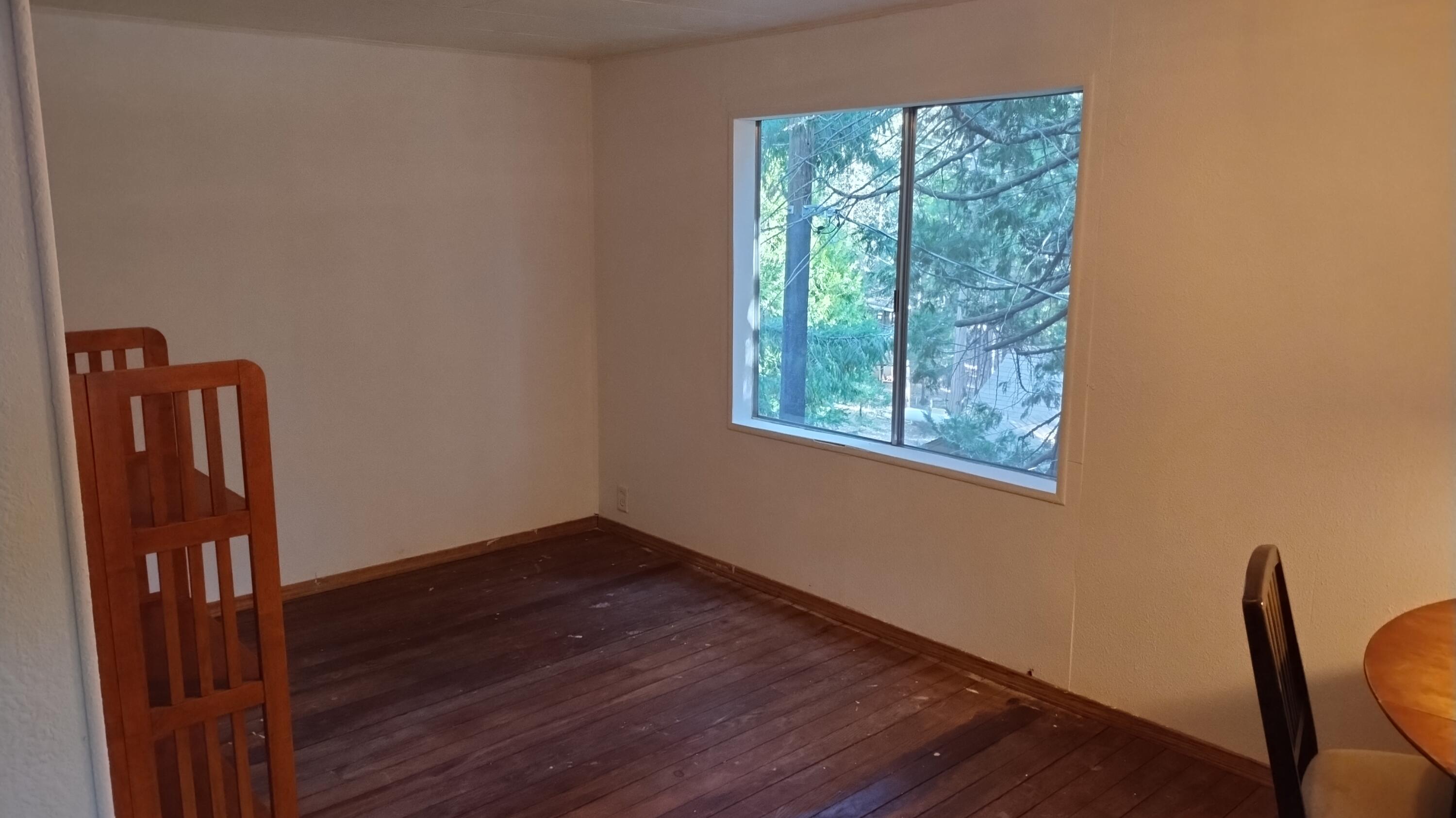 594 Loop Dr, Camp Nelson, CA 93265