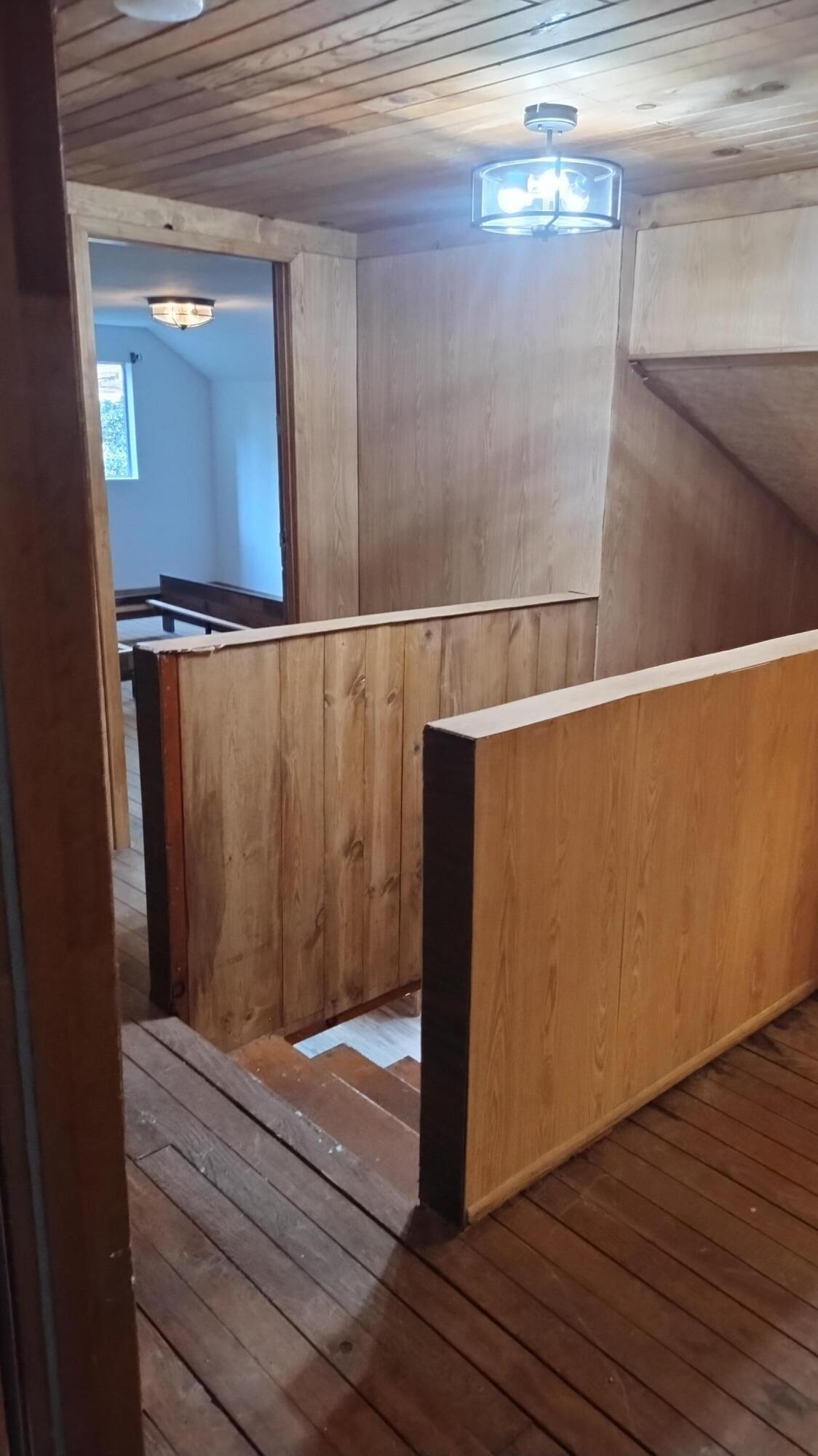 594 Loop Dr, Camp Nelson, CA 93265