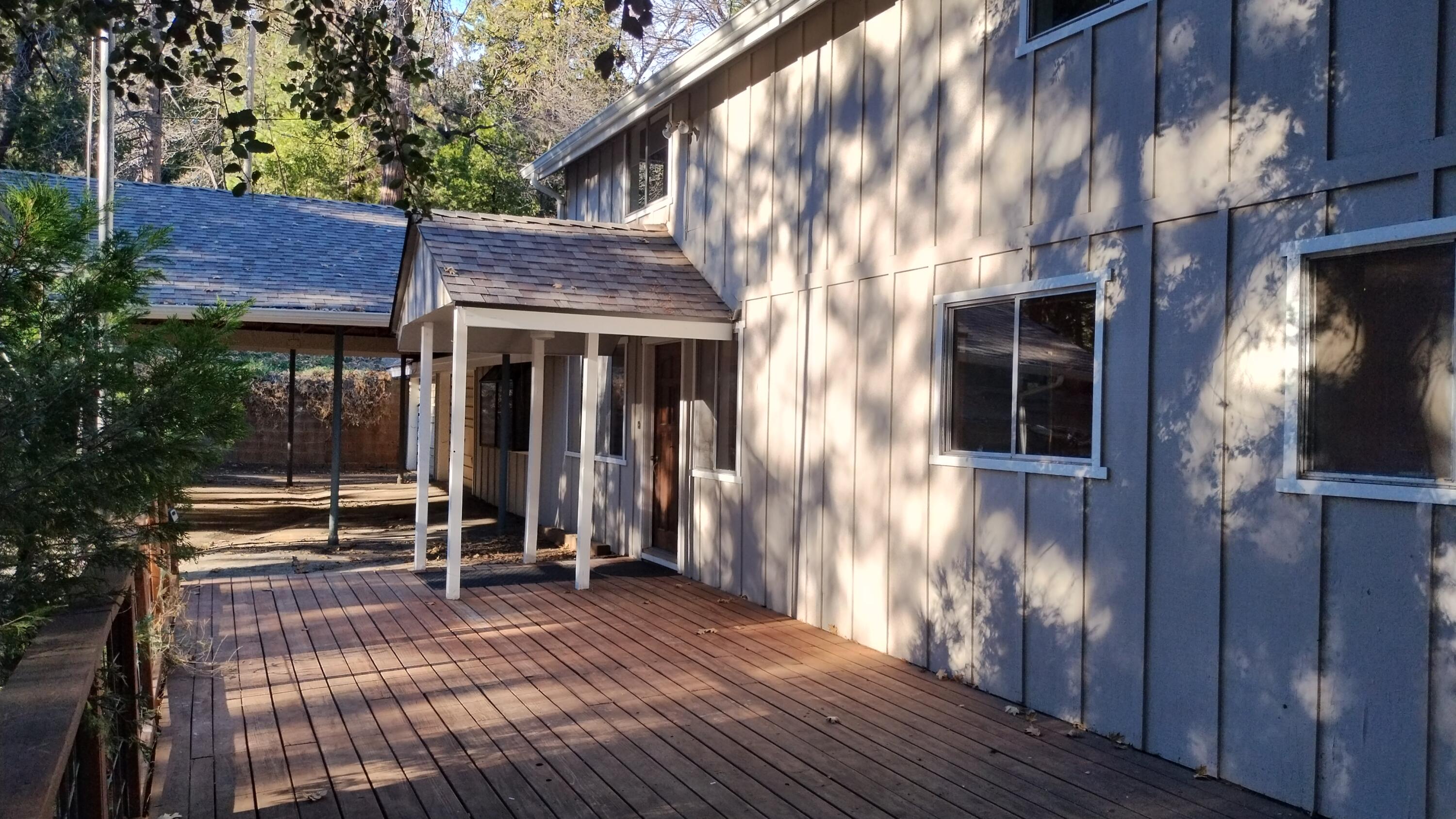 594 Loop Dr, Camp Nelson, CA 93265