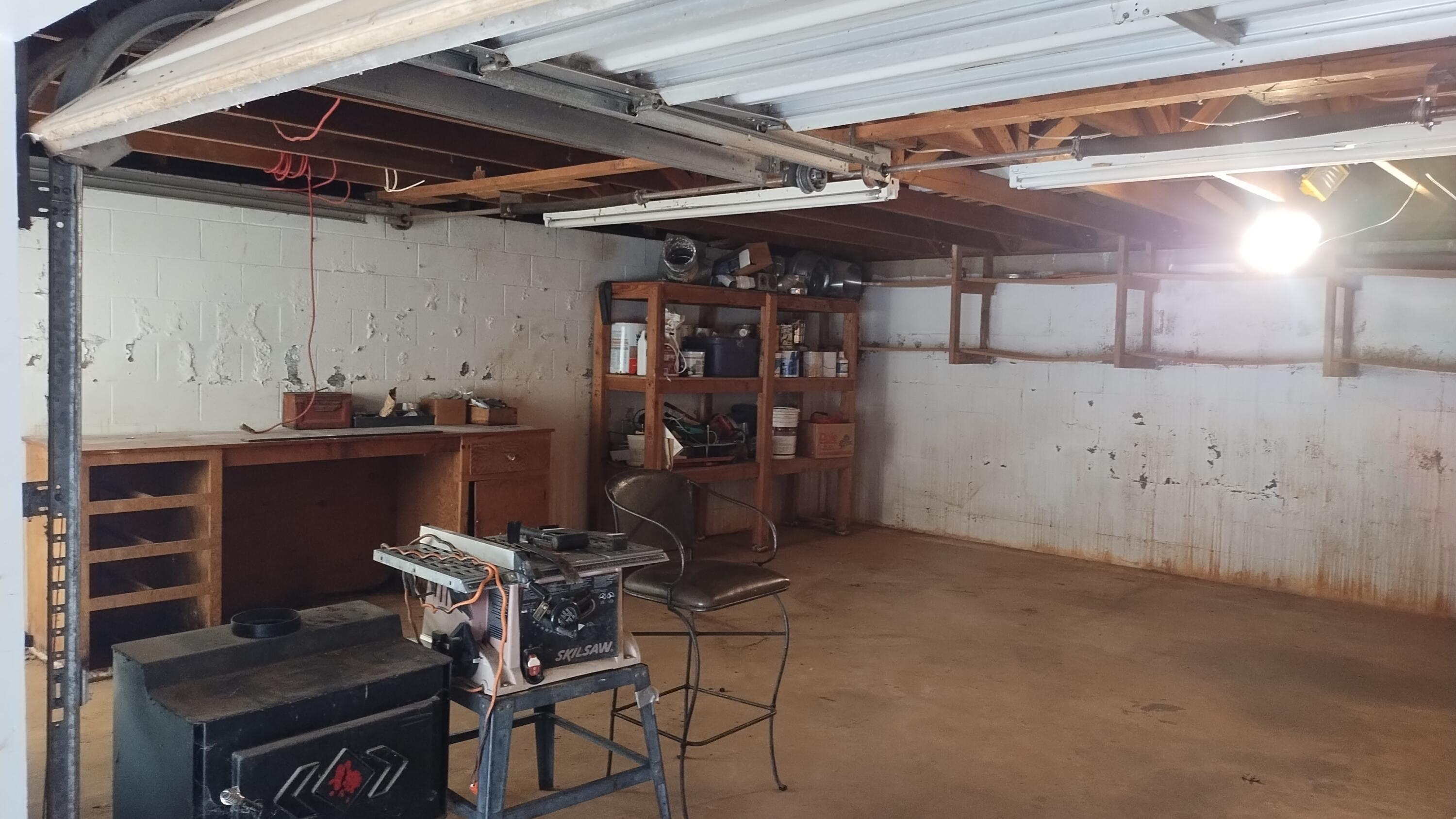 594 Loop Dr, Camp Nelson, CA 93265