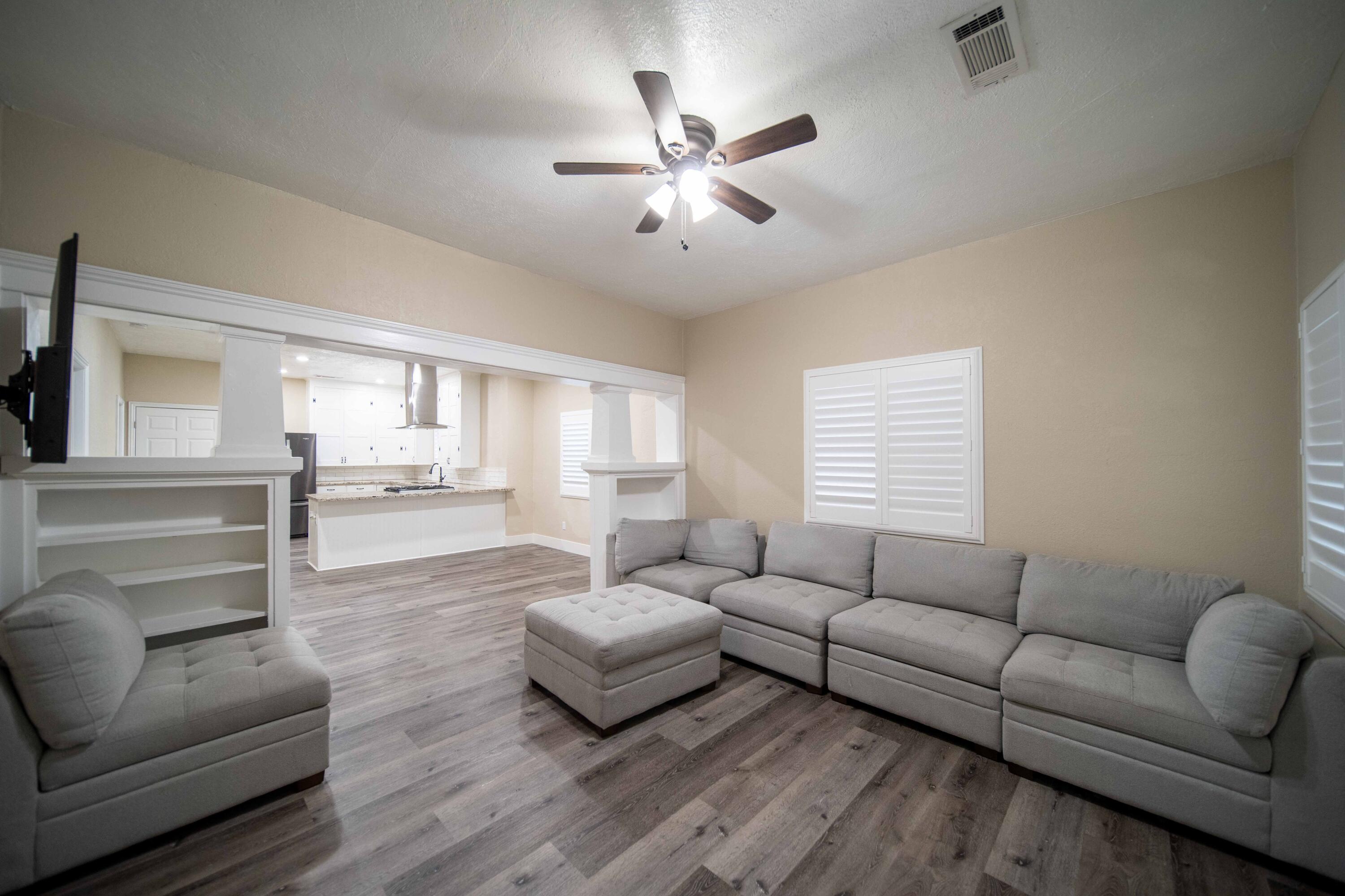 1834 Young St, Selma, CA 93662