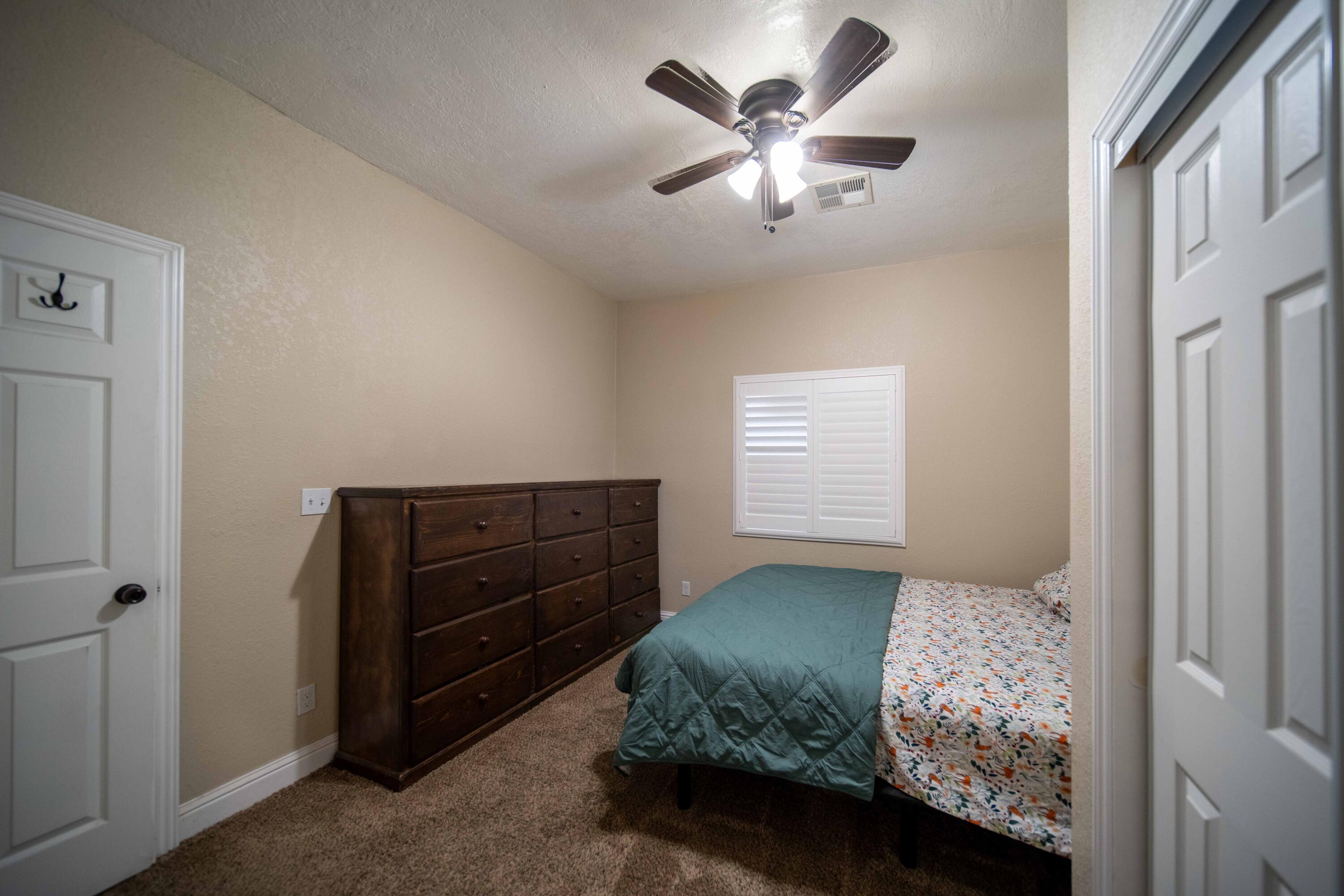 1834 Young St, Selma, CA 93662