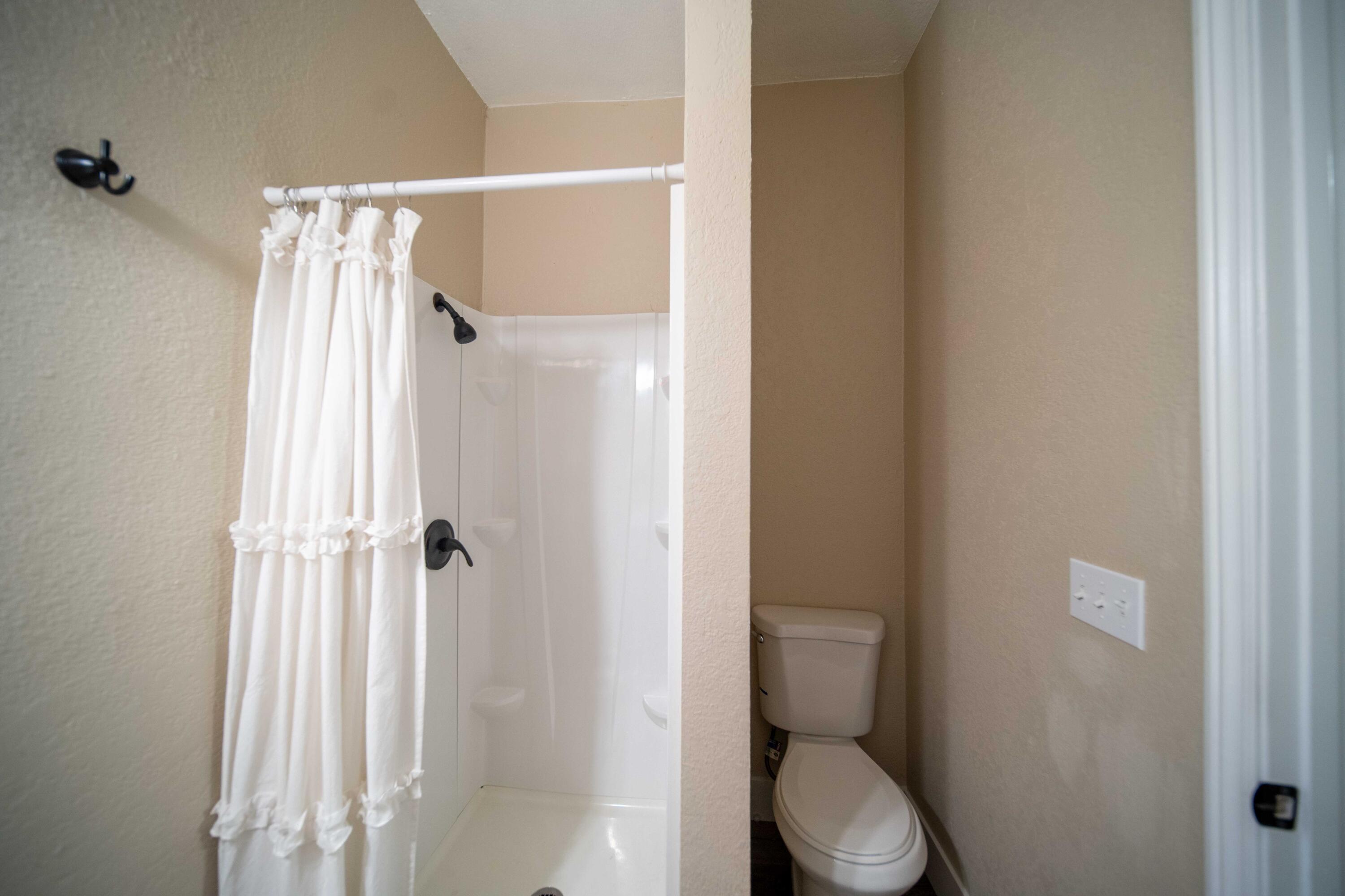 1834 Young St, Selma, CA 93662