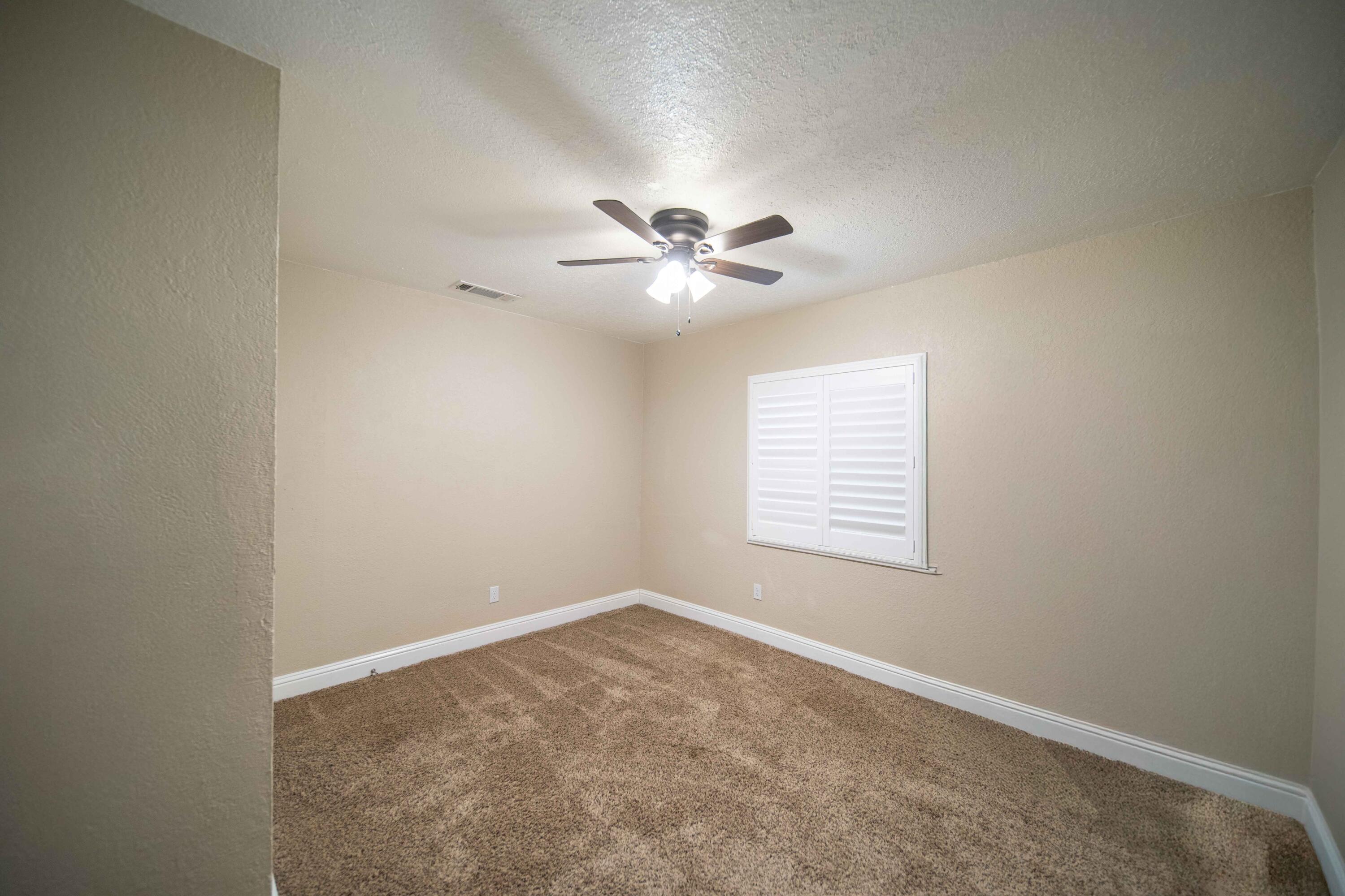 1834 Young St, Selma, CA 93662