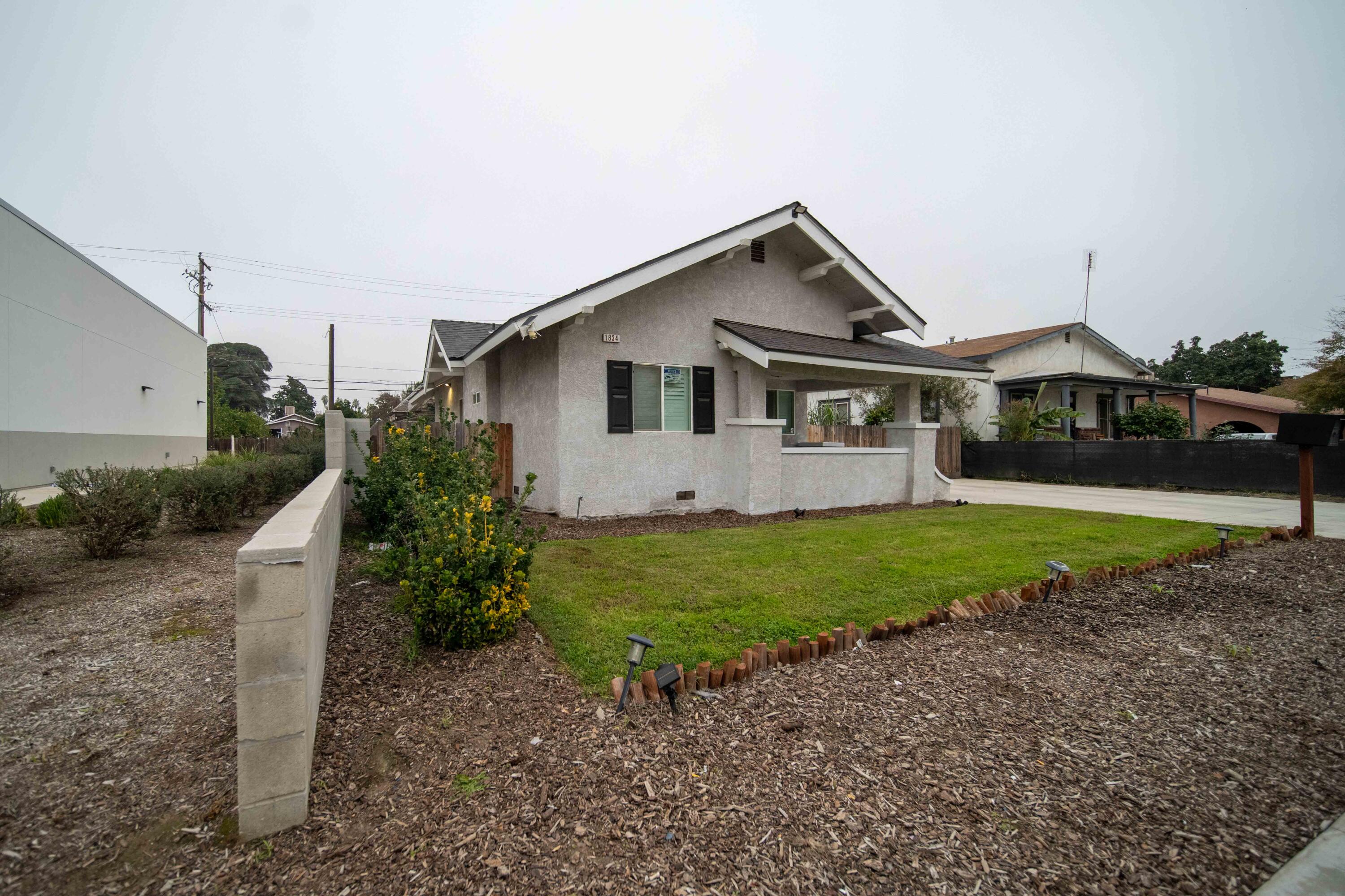 1834 Young St, Selma, CA 93662