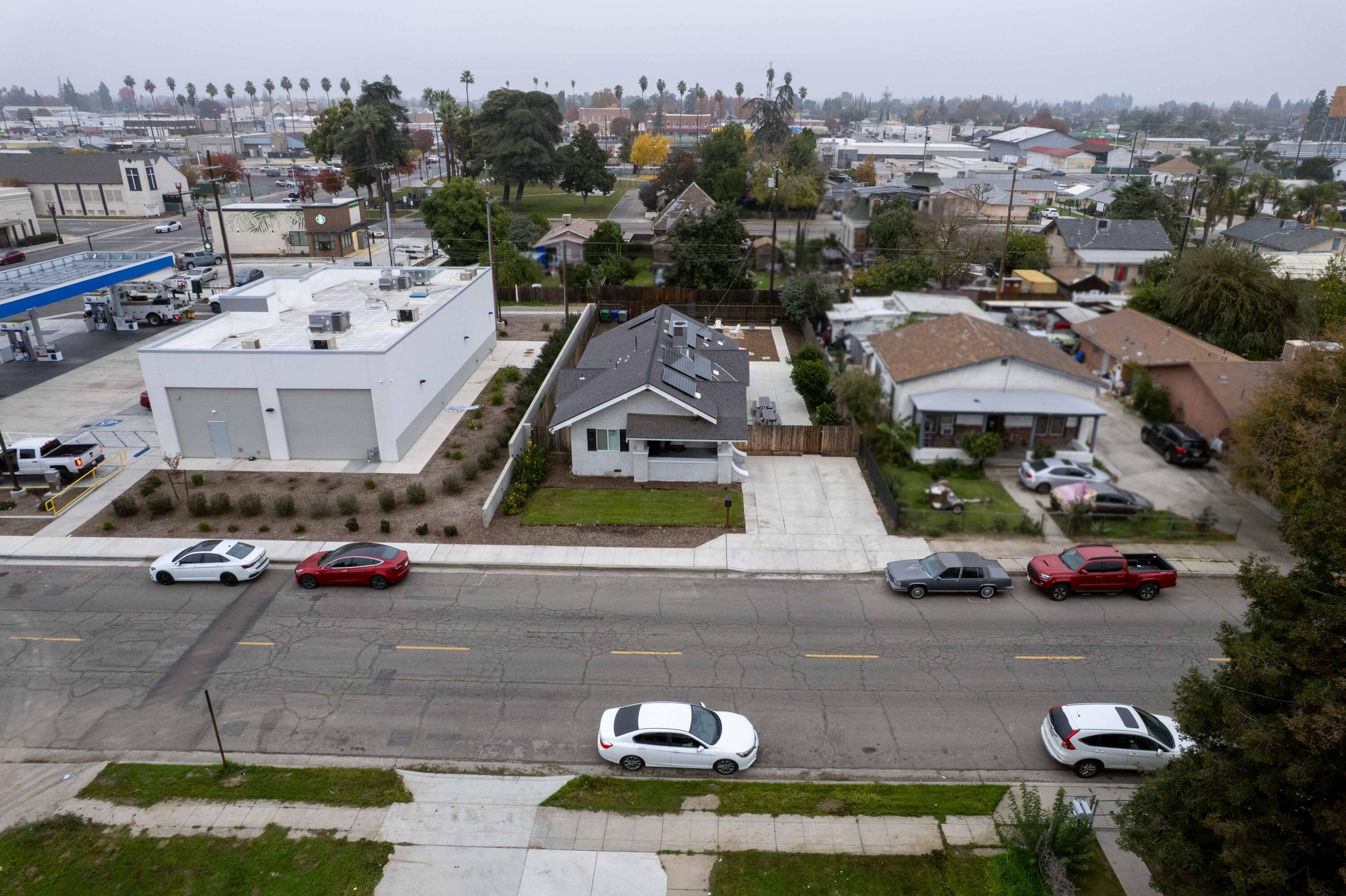 1834 Young St, Selma, CA 93662