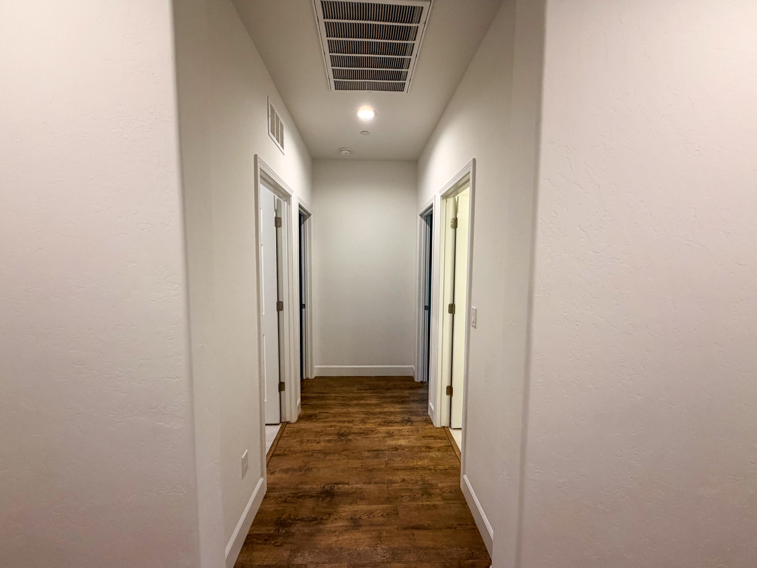 1810 E Monte Vista Ave, Visalia, CA 93292