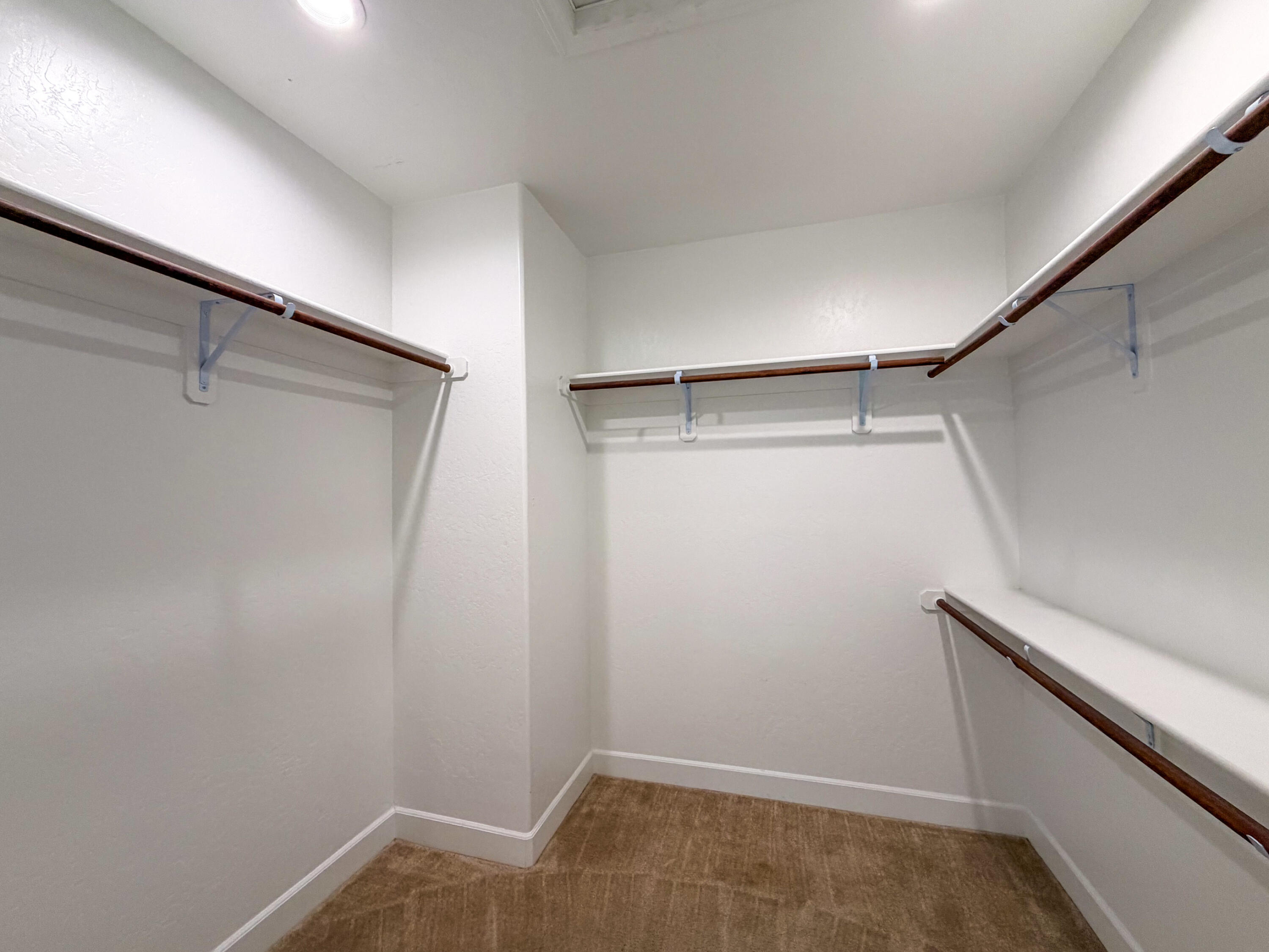 1810 E Monte Vista Ave, Visalia, CA 93292