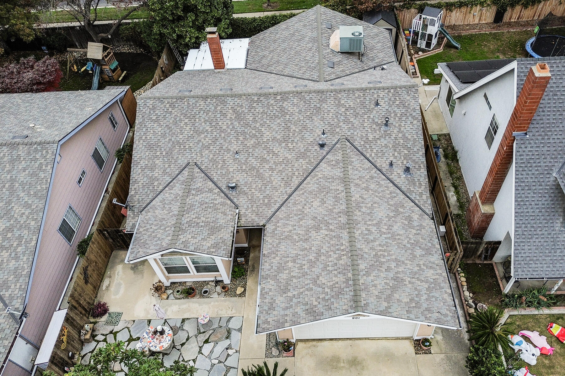 901 N Oakwood Ct, Visalia, CA 93291