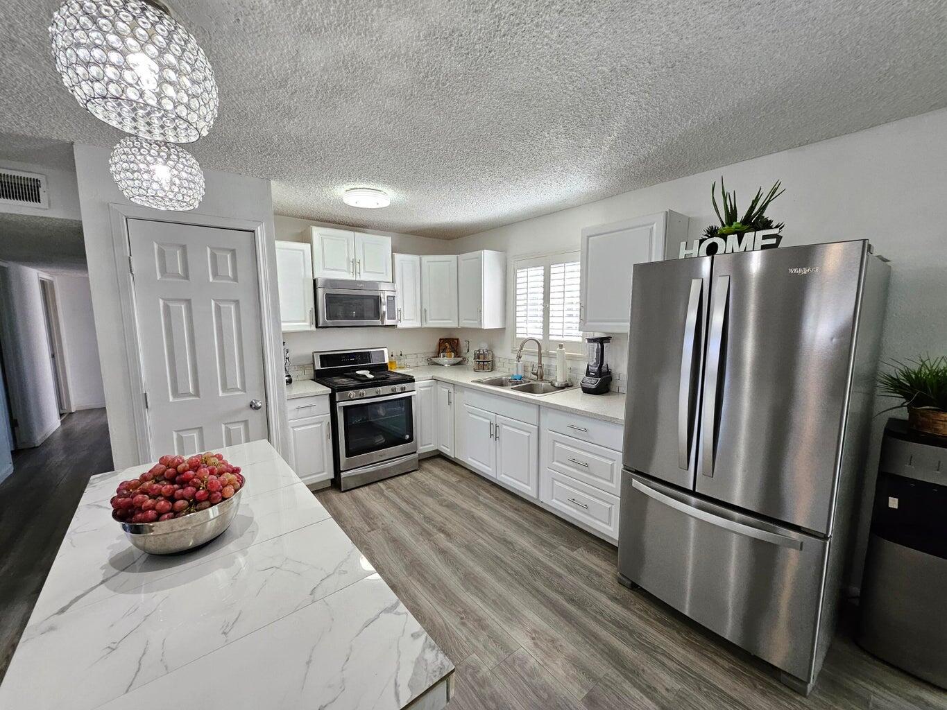 1833 N Maston St, Porterville, CA 93257