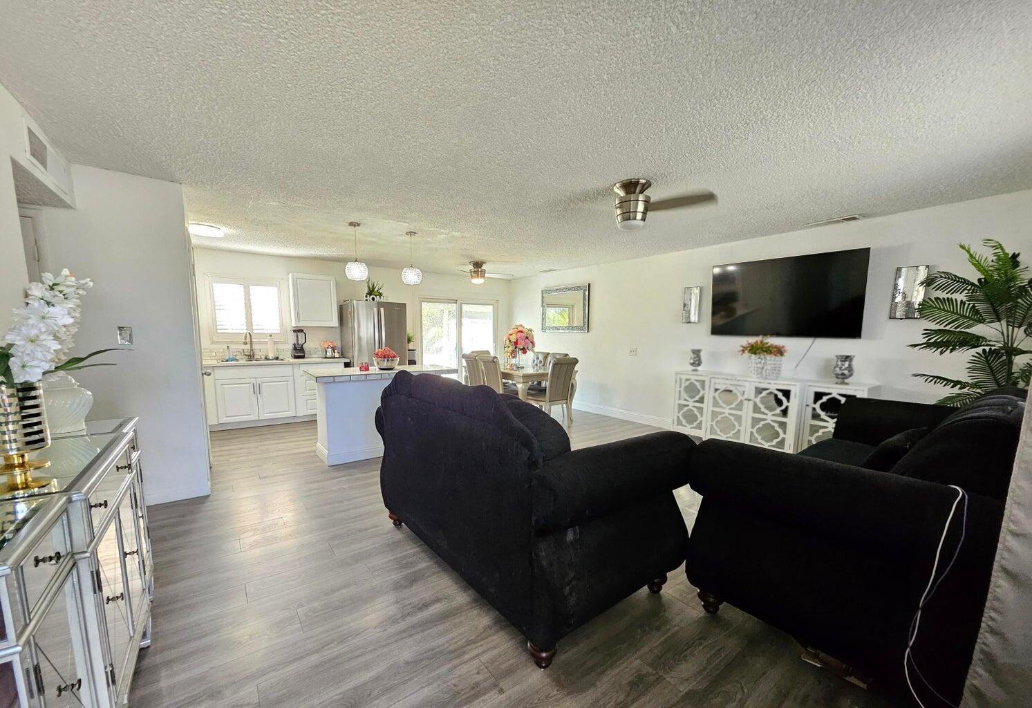 1833 N Maston St, Porterville, CA 93257