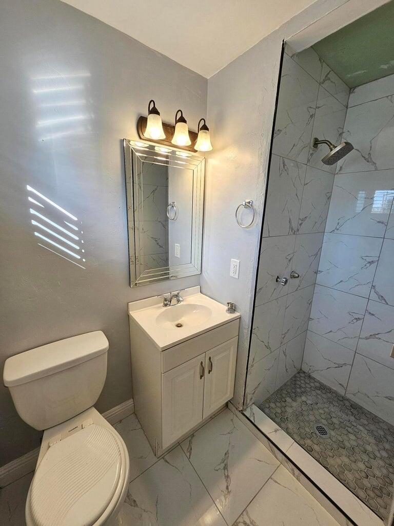 1833 N Maston St, Porterville, CA 93257