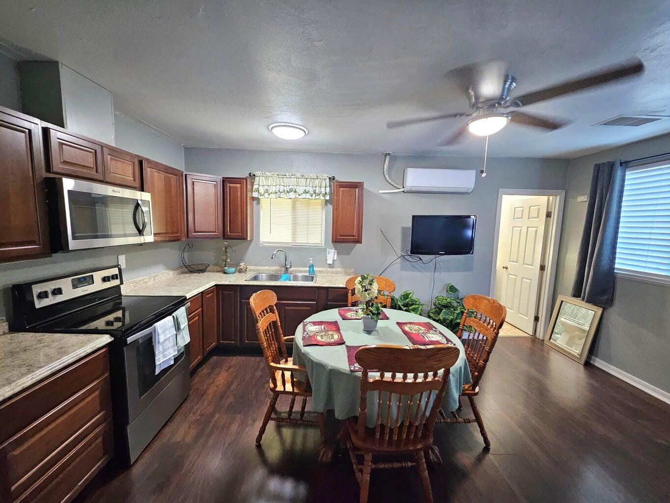 1833 N Maston St, Porterville, CA 93257