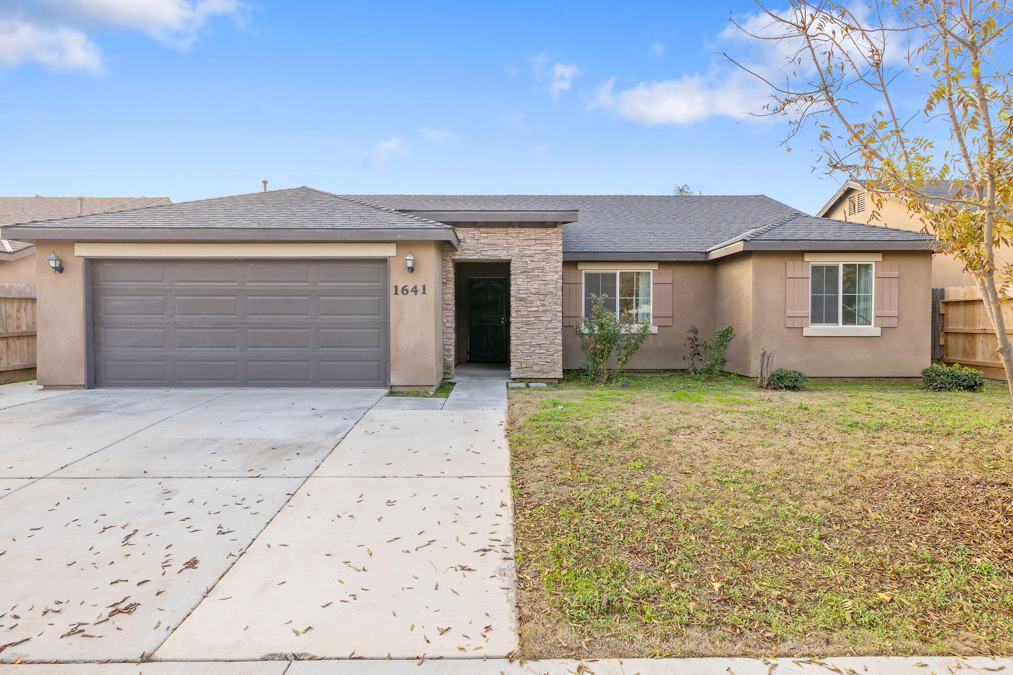 1641 N Virmargo St, Visalia, CA 93292