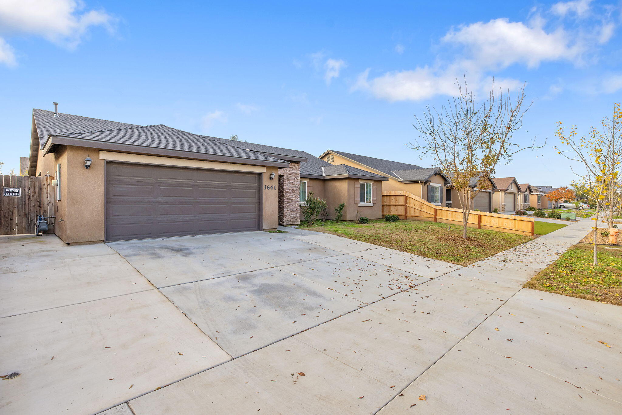 1641 N Virmargo St, Visalia, CA 93292