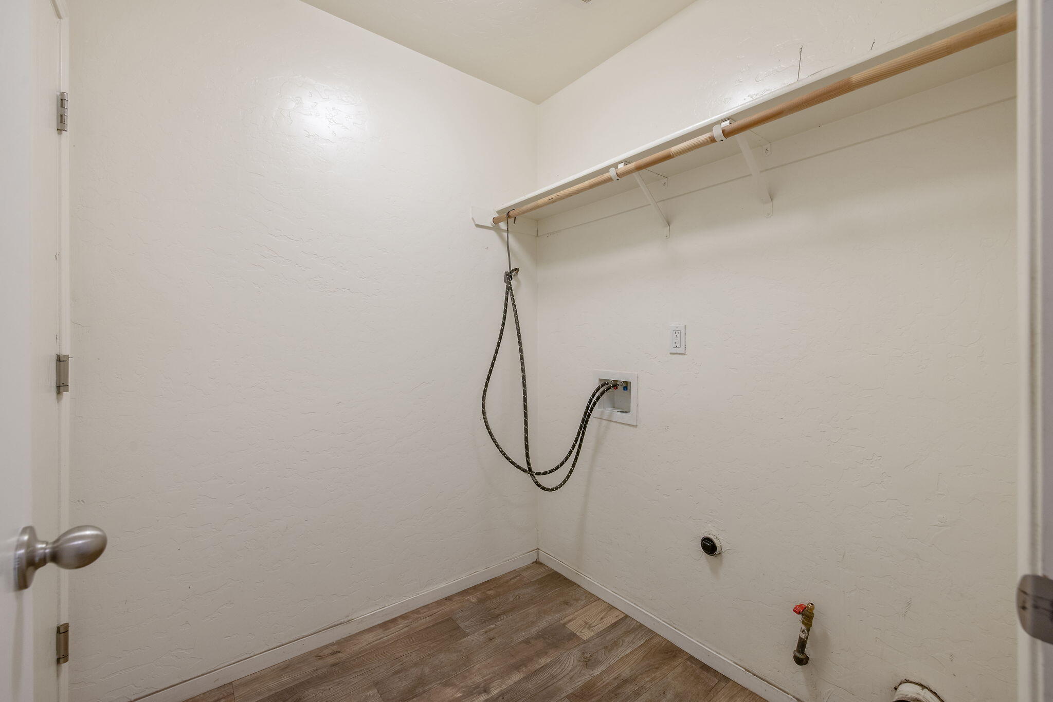 1641 N Virmargo St, Visalia, CA 93292