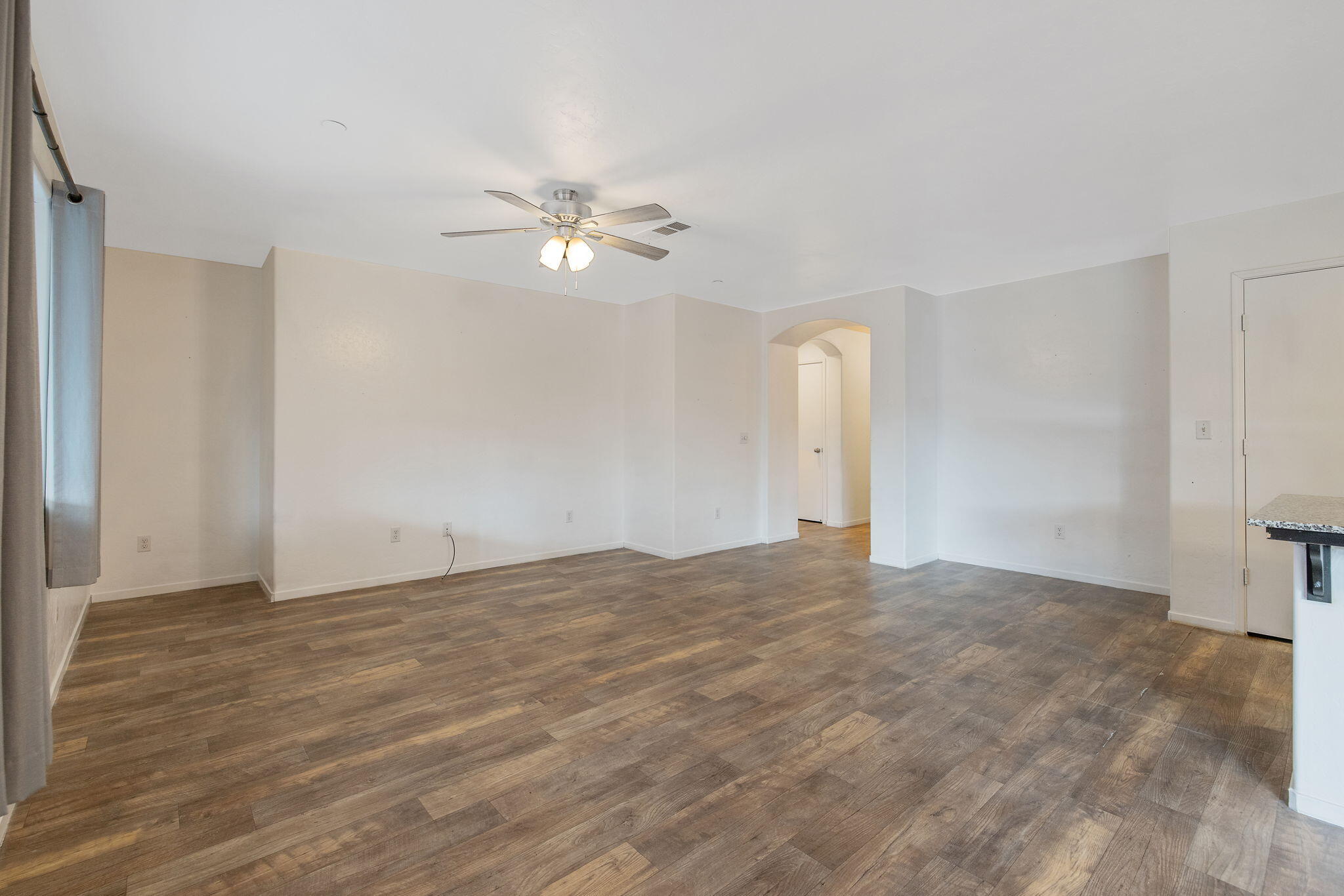 1641 N Virmargo St, Visalia, CA 93292