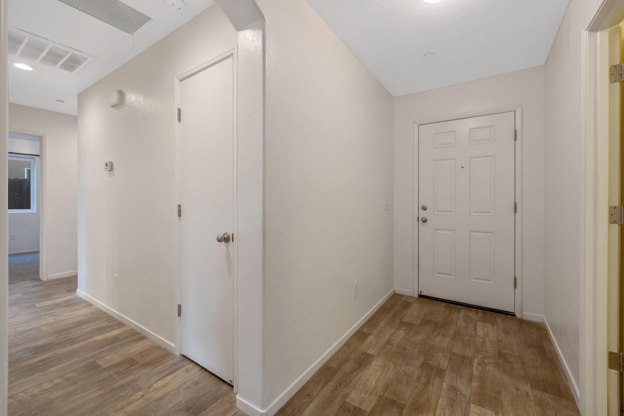 1641 N Virmargo St, Visalia, CA 93292