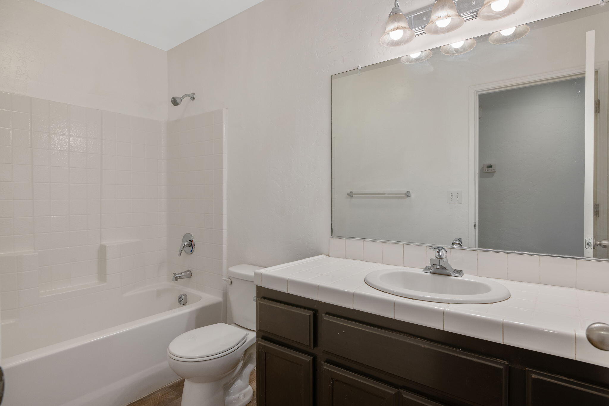 1641 N Virmargo St, Visalia, CA 93292