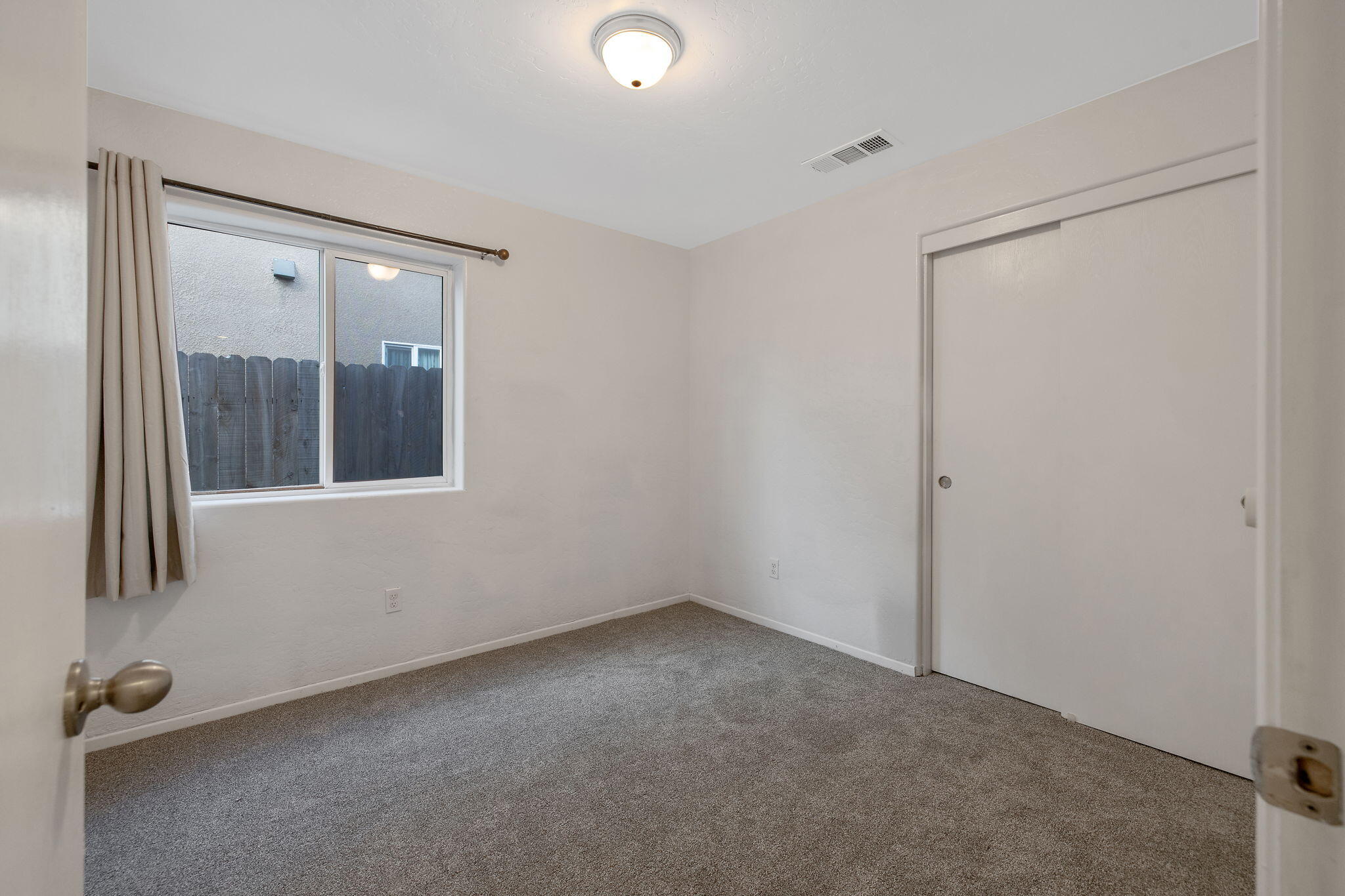 1641 N Virmargo St, Visalia, CA 93292