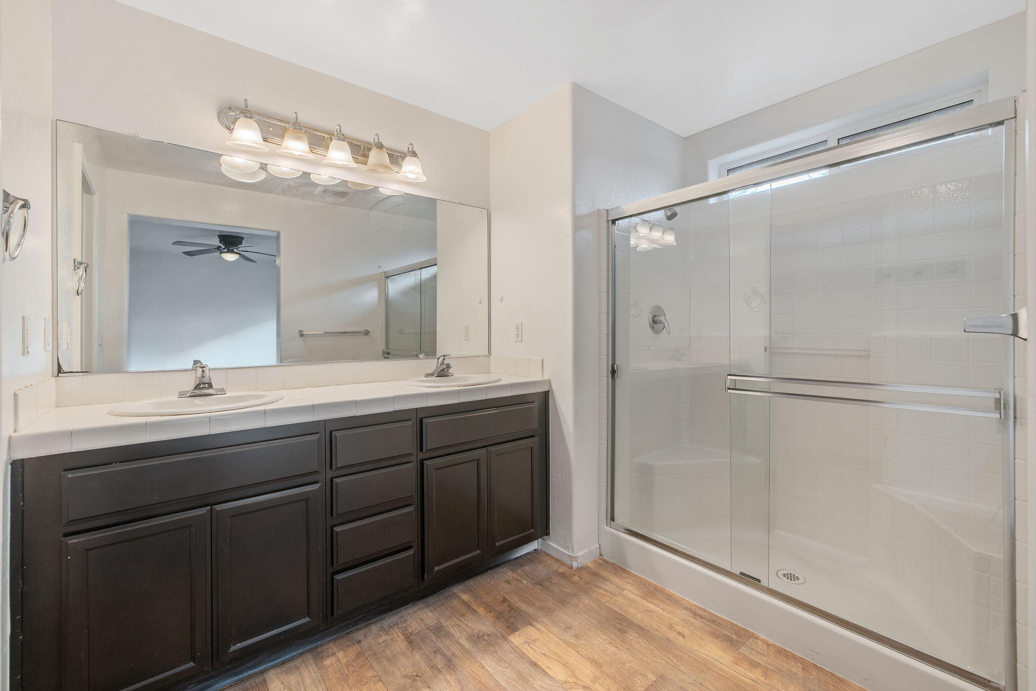 1641 N Virmargo St, Visalia, CA 93292