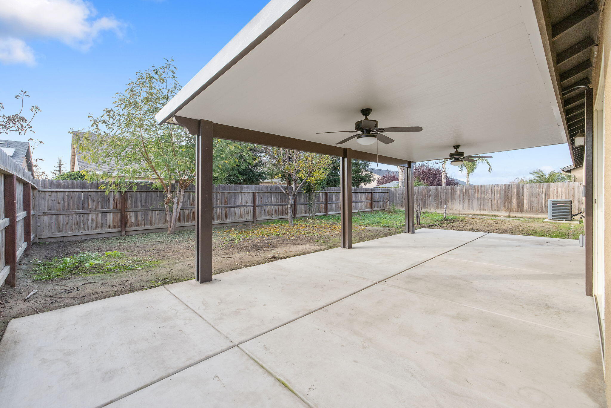 1641 N Virmargo St, Visalia, CA 93292