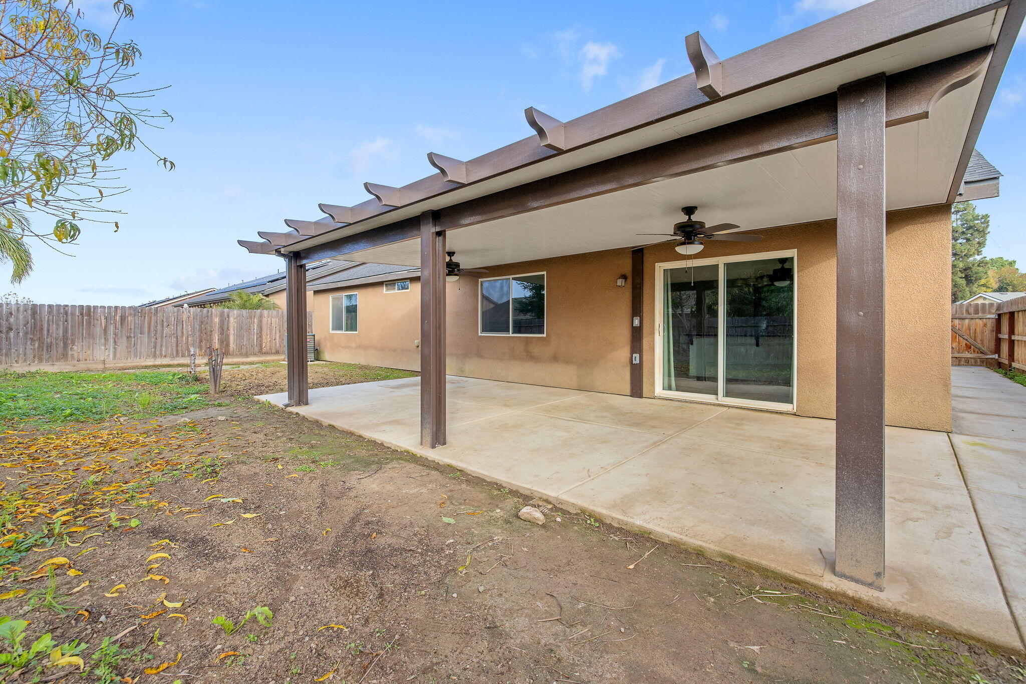 1641 N Virmargo St, Visalia, CA 93292