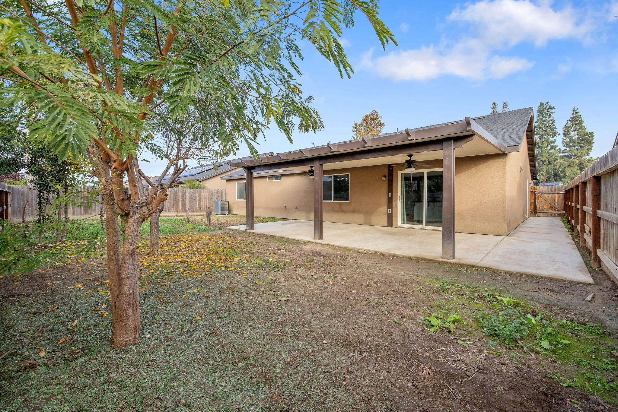 1641 N Virmargo St, Visalia, CA 93292