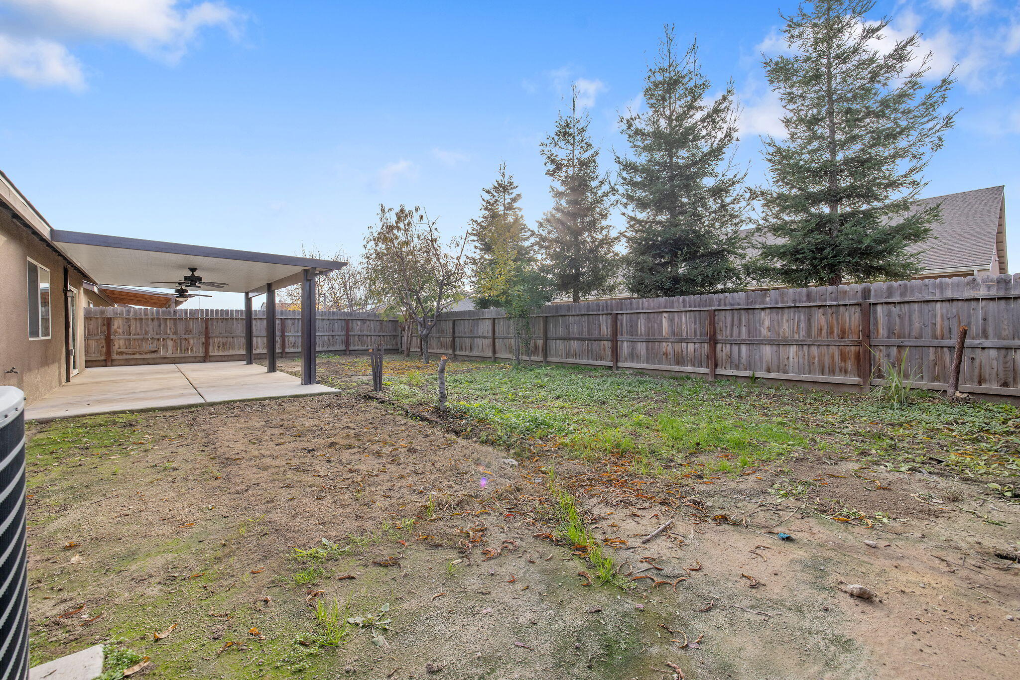 1641 N Virmargo St, Visalia, CA 93292