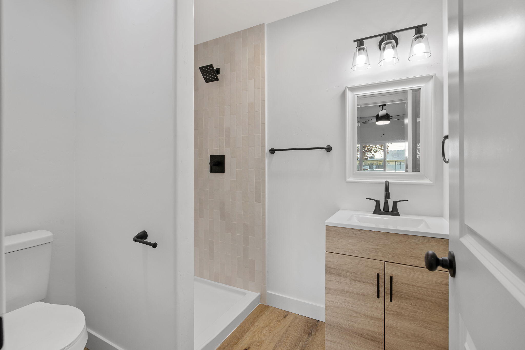 1502 W Sunnyview Ave, Visalia, CA 93291