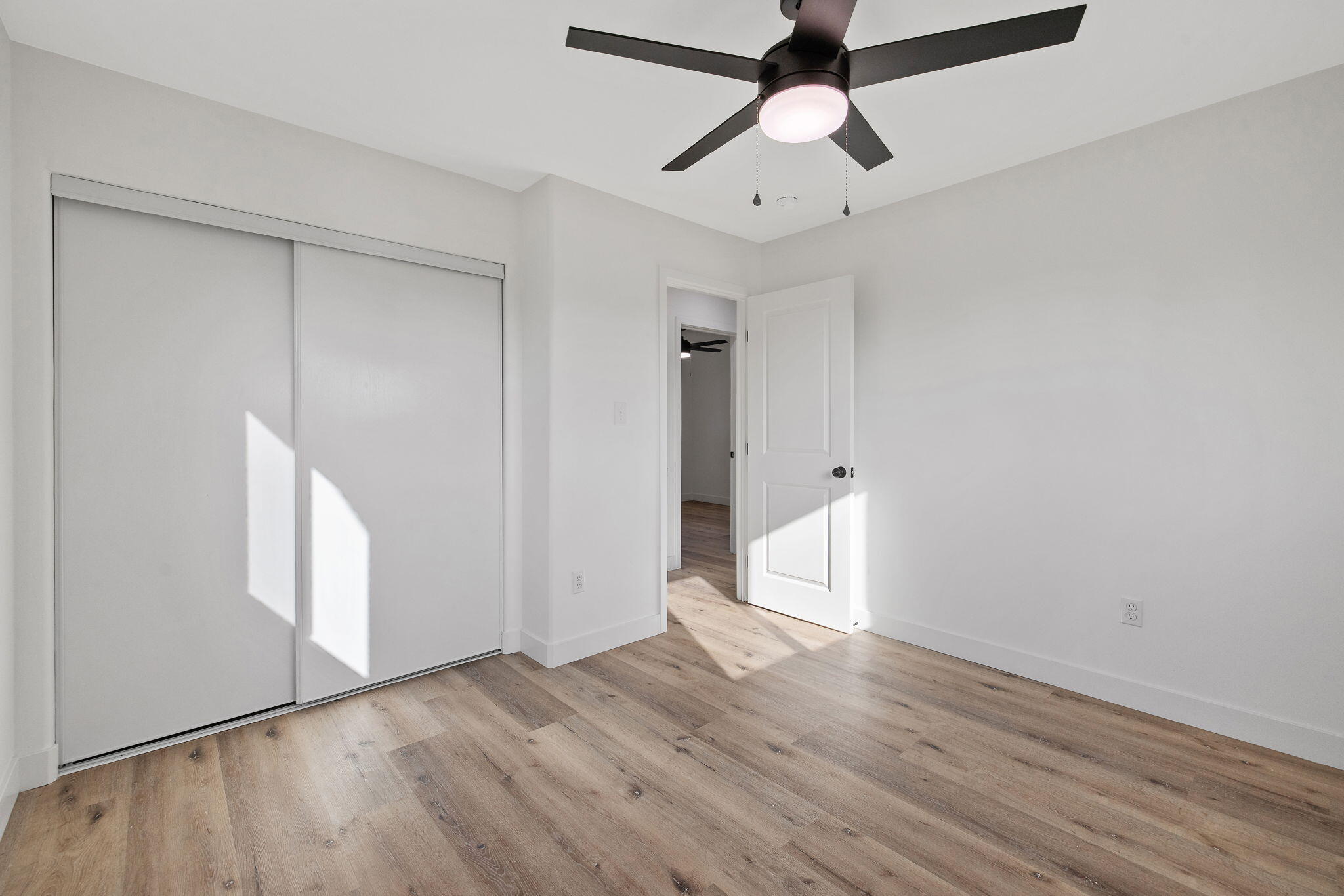 1502 W Sunnyview Ave, Visalia, CA 93291