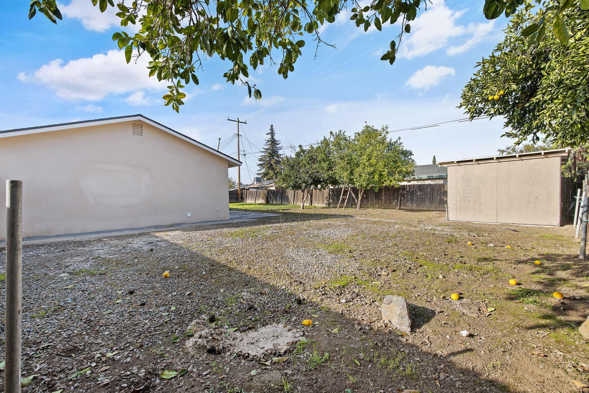 1502 W Sunnyview Ave, Visalia, CA 93291