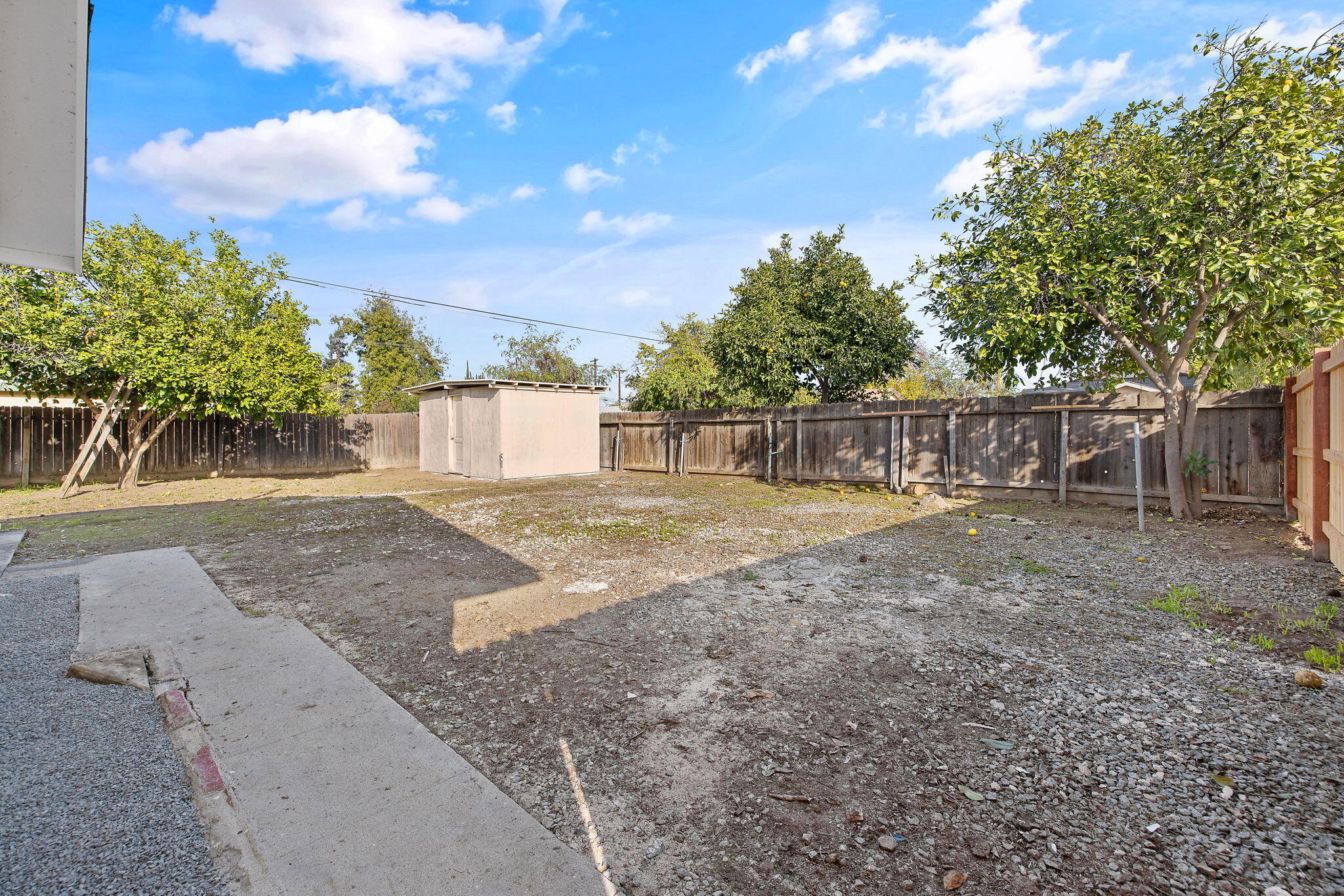 1502 W Sunnyview Ave, Visalia, CA 93291