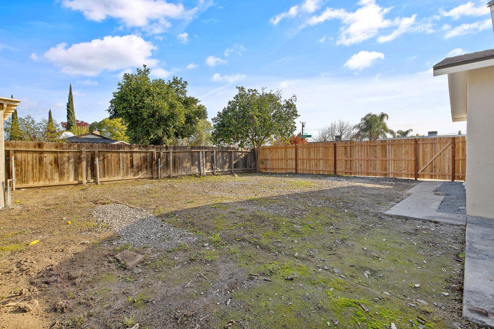 1502 W Sunnyview Ave, Visalia, CA 93291