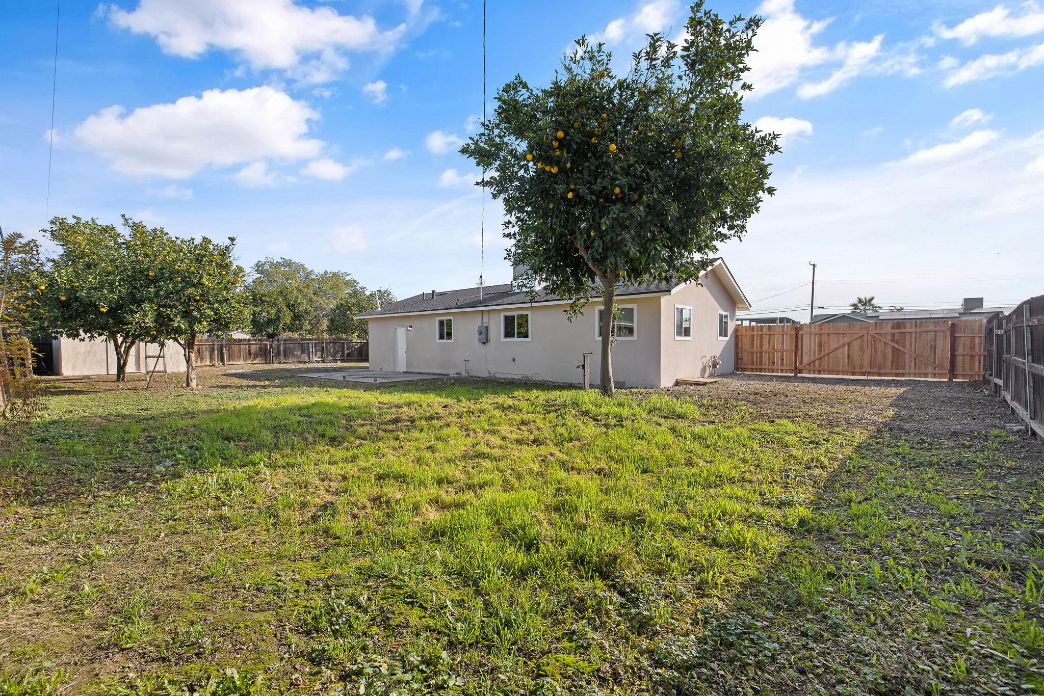 1502 W Sunnyview Ave, Visalia, CA 93291