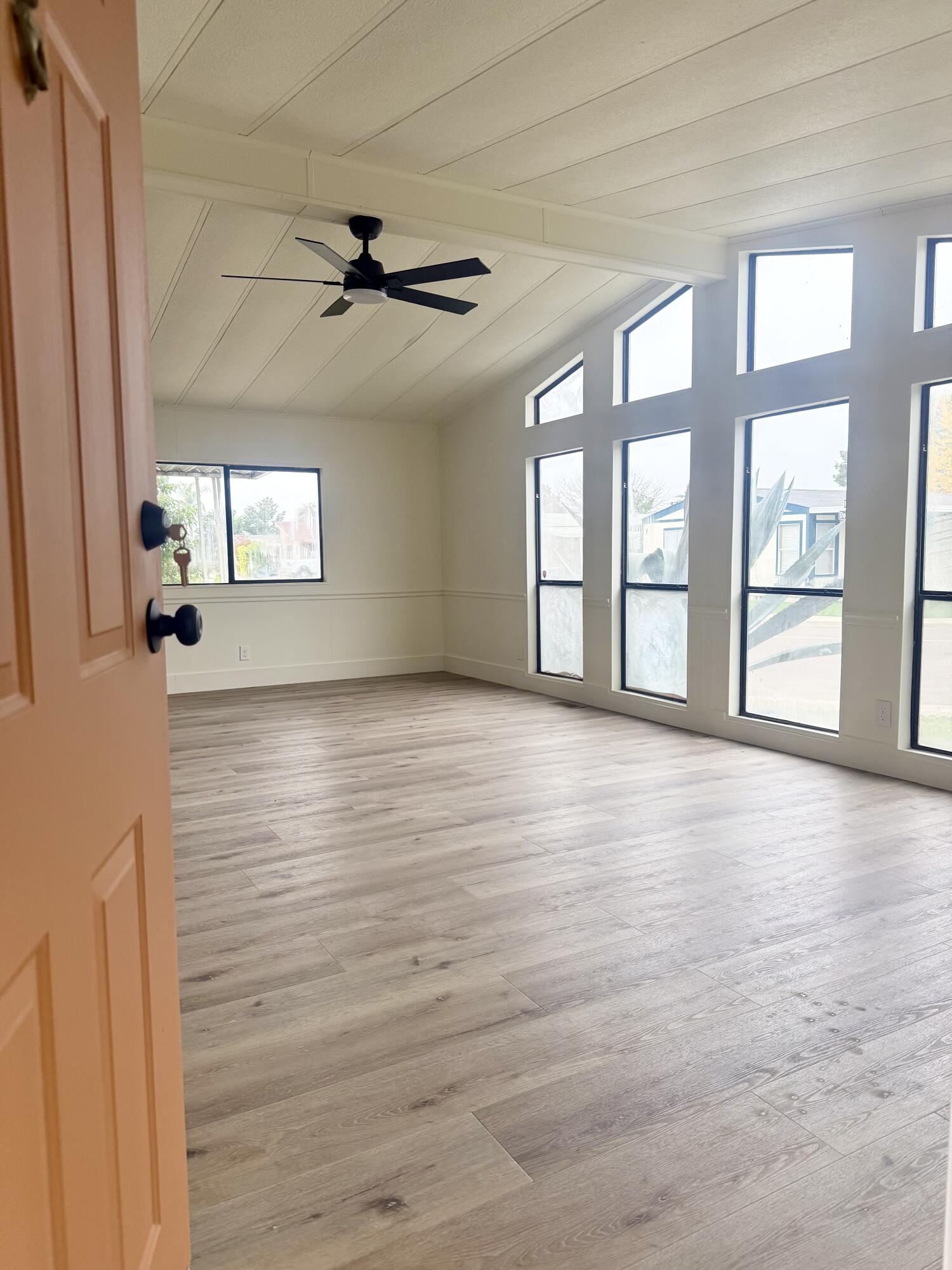 5019 W Dorothea Ave, Visalia, CA 93277