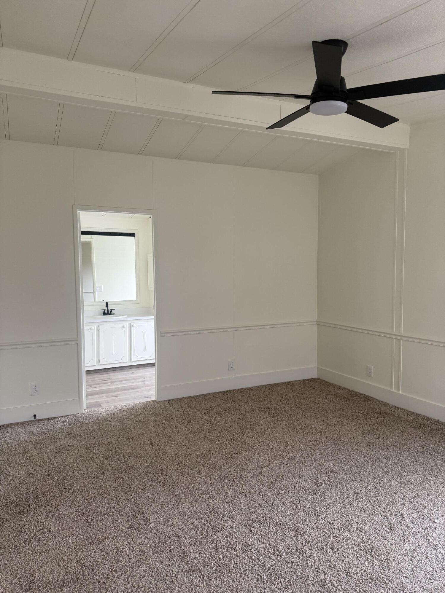 5019 W Dorothea Ave, Visalia, CA 93277