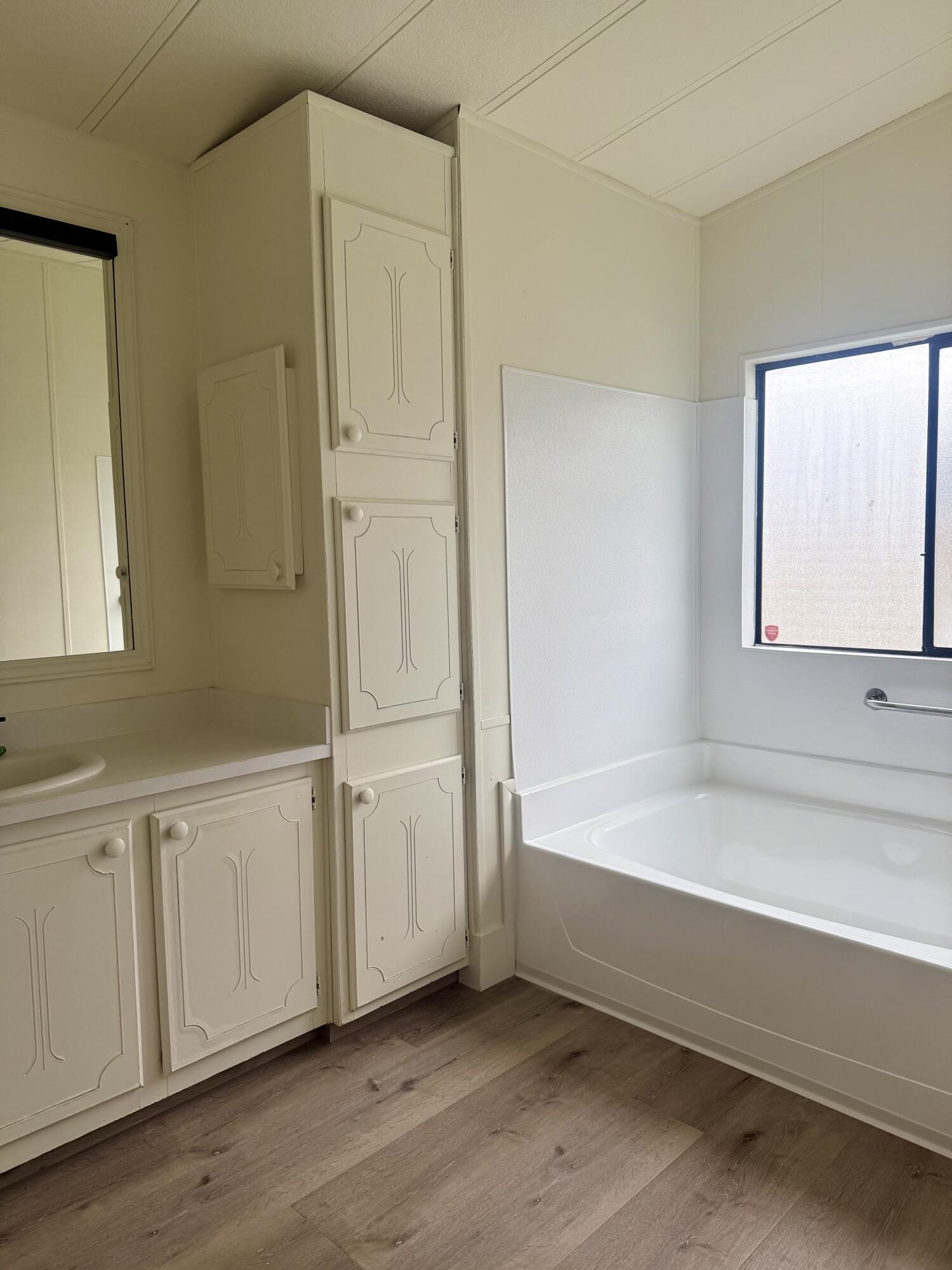 5019 W Dorothea Ave, Visalia, CA 93277