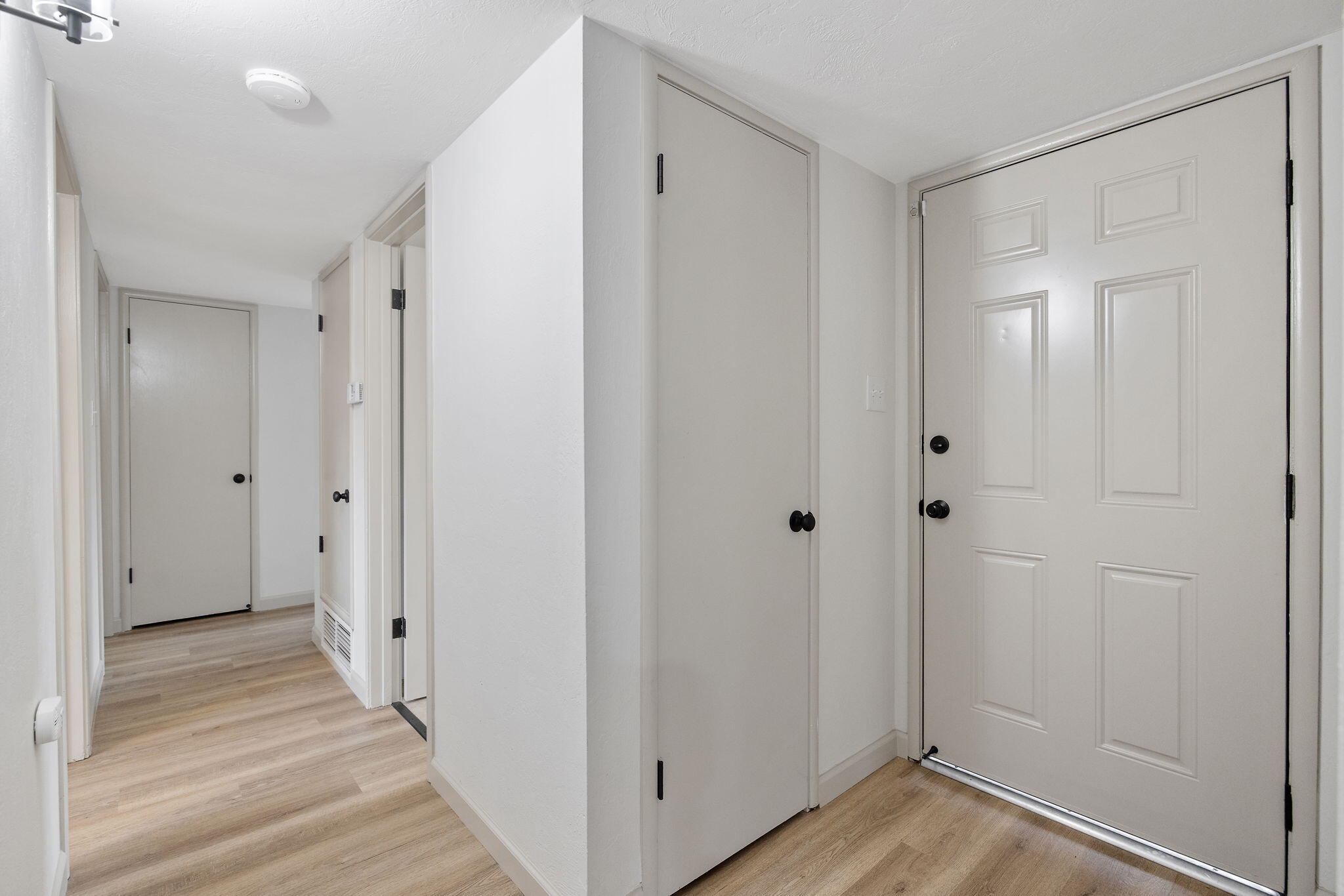 2039 S Locust St, Visalia, CA 93277