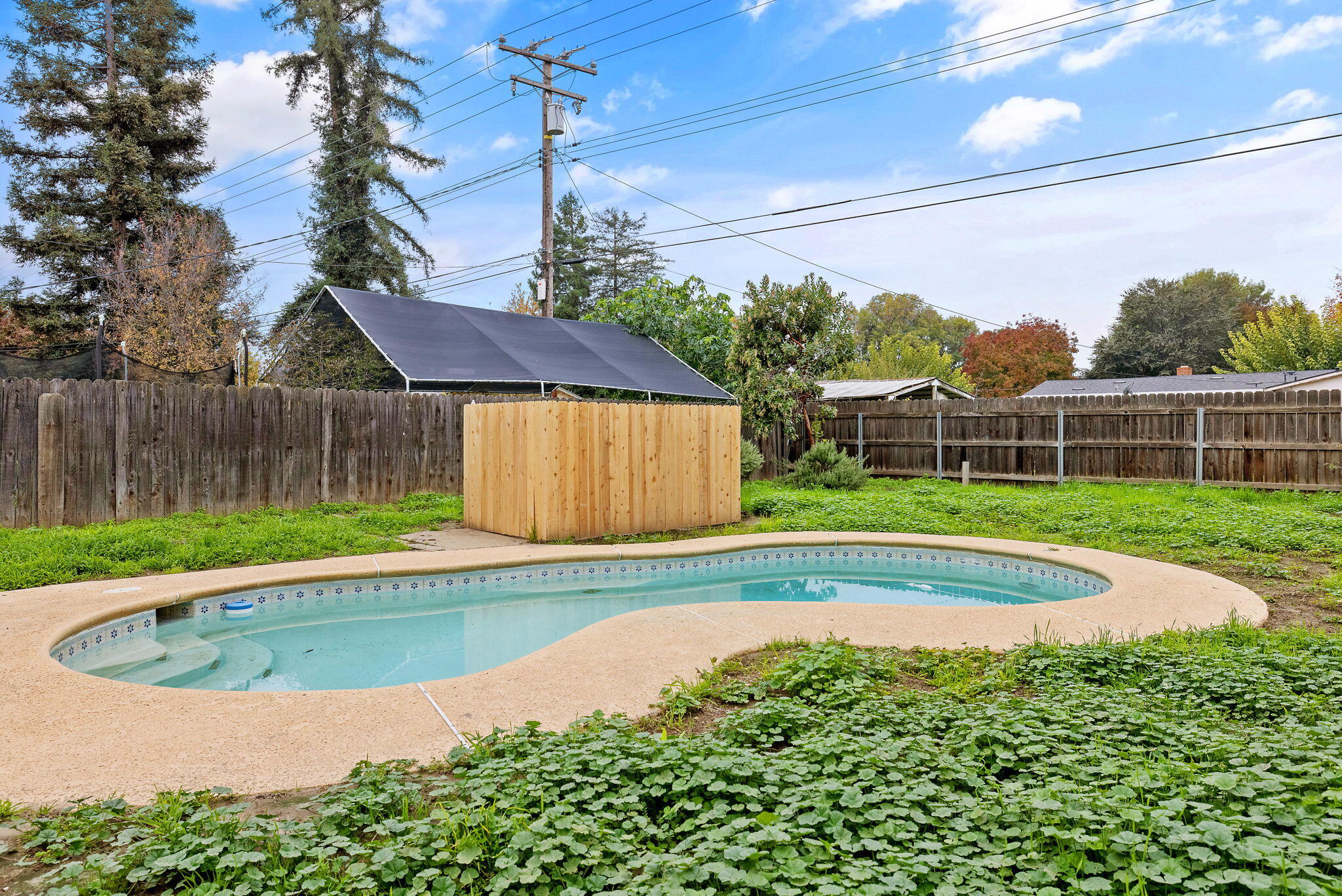 2039 S Locust St, Visalia, CA 93277