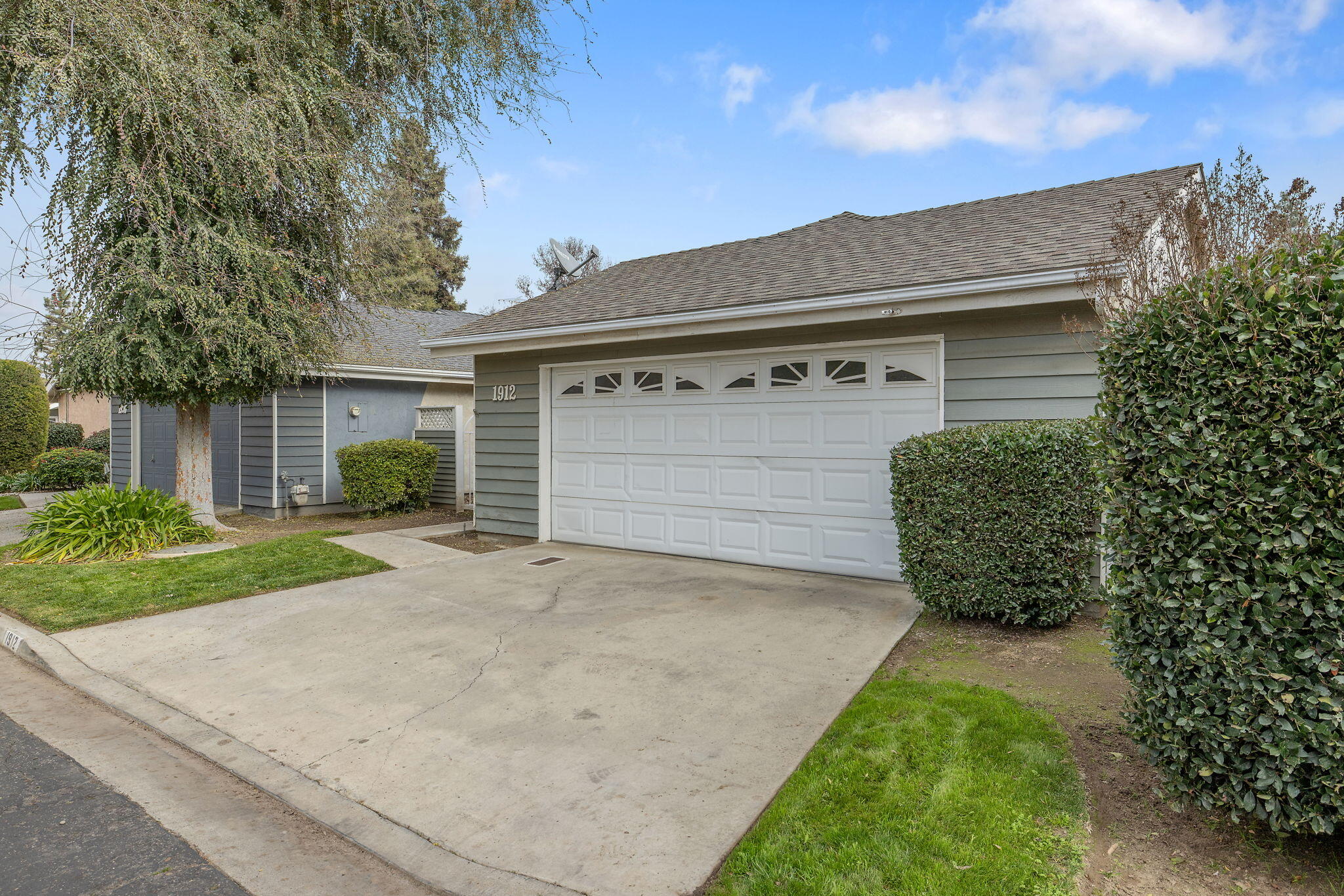 1912 S Pinnacle St, Visalia, CA 93292