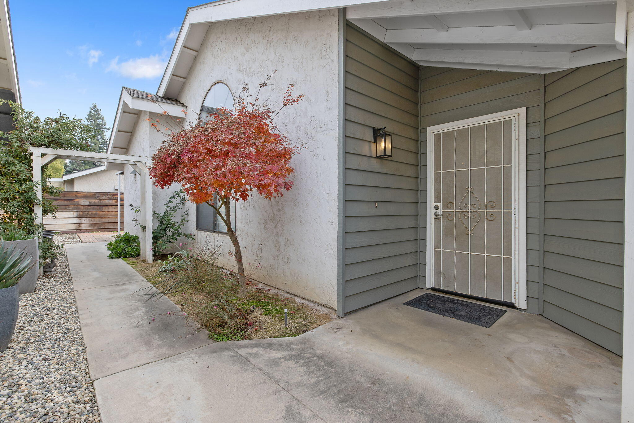 1912 S Pinnacle St, Visalia, CA 93292